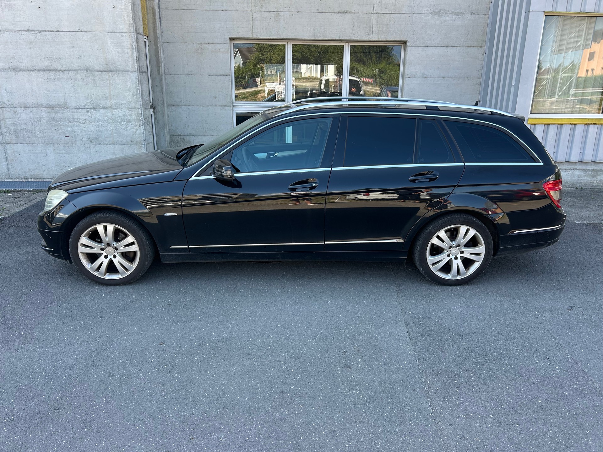 MERCEDES-BENZ C 220 CDI BlueEfficiency Automatic-image-1