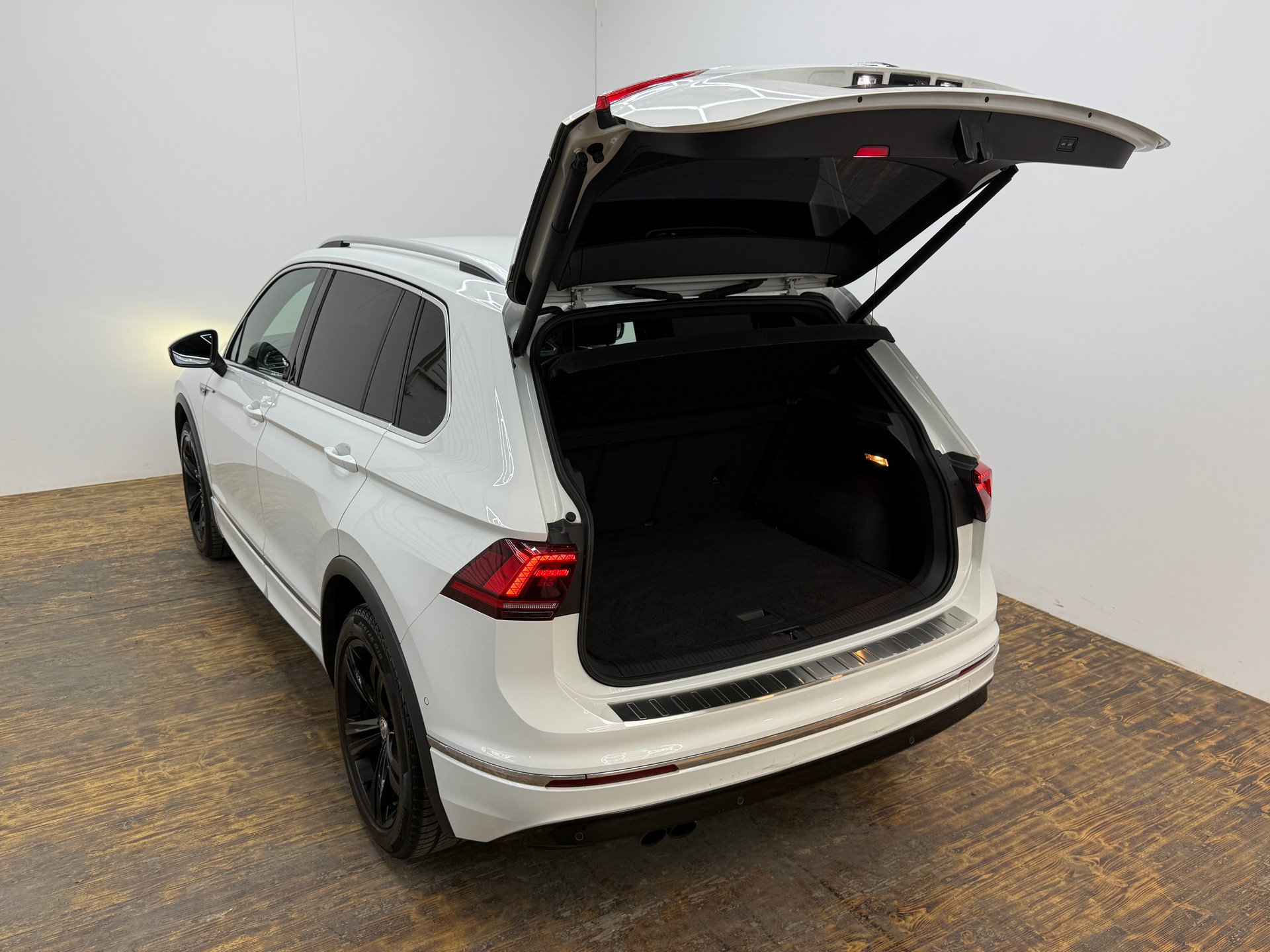 VW Tiguan 2.0TSI Highline 4Motion DSG-image-23