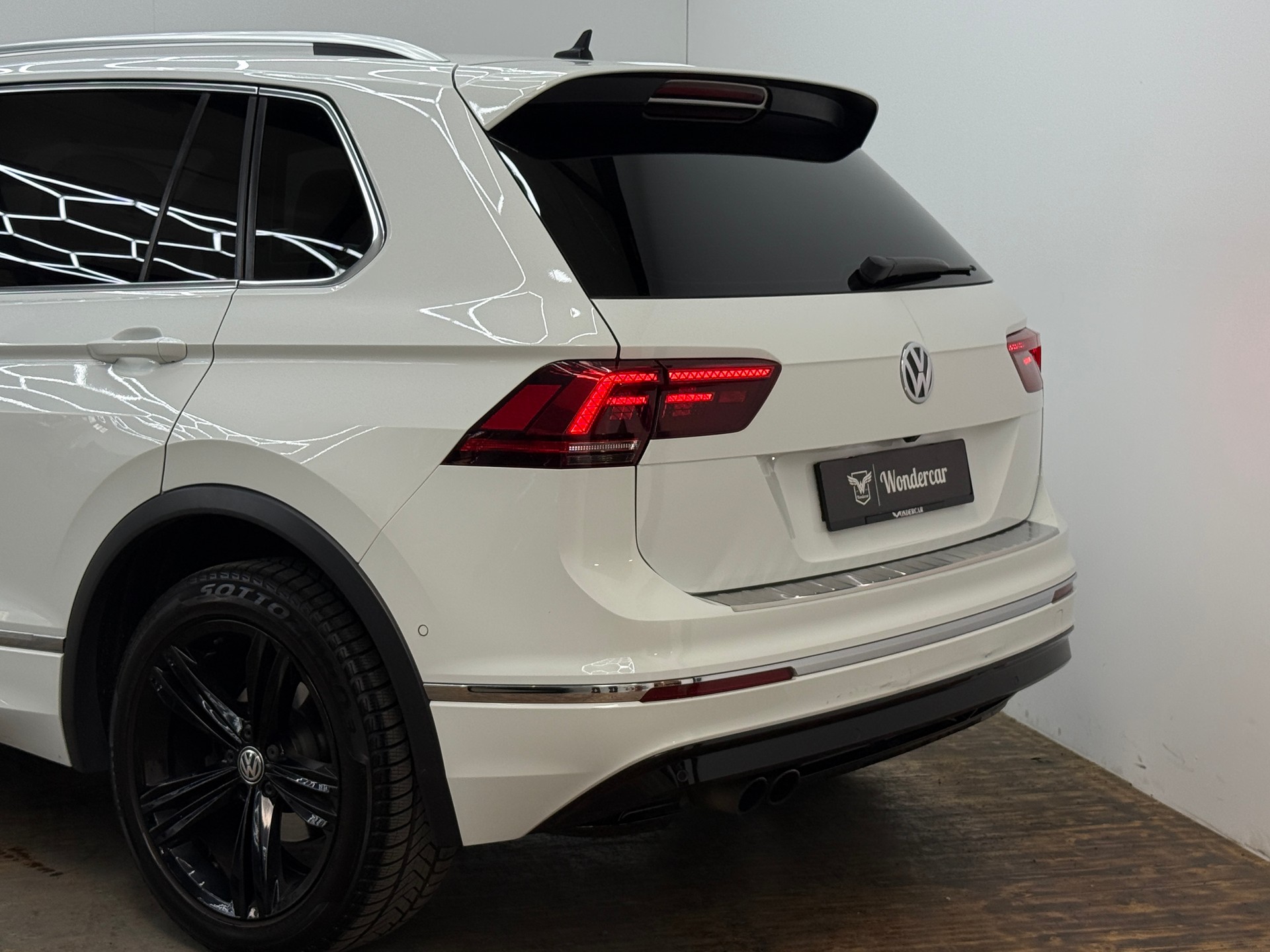 VW Tiguan 2.0TSI Highline 4Motion DSG-image-10