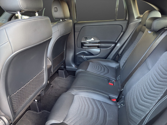 MERCEDES-BENZ GLA 250e Style 8G-DCT-image-6