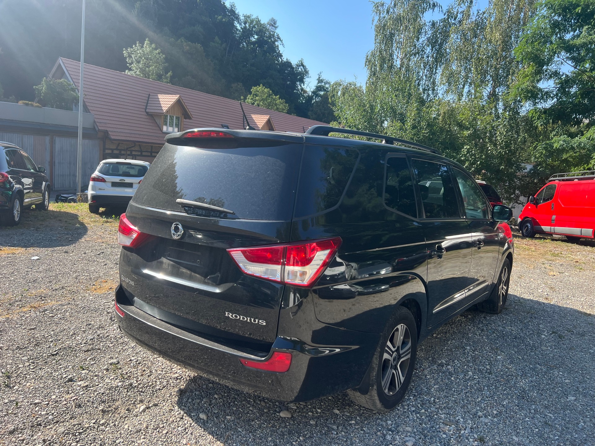 KGM-SsangYong Rodius SV200 e-XDi Sapphire 4WD E-Tronic-image-4