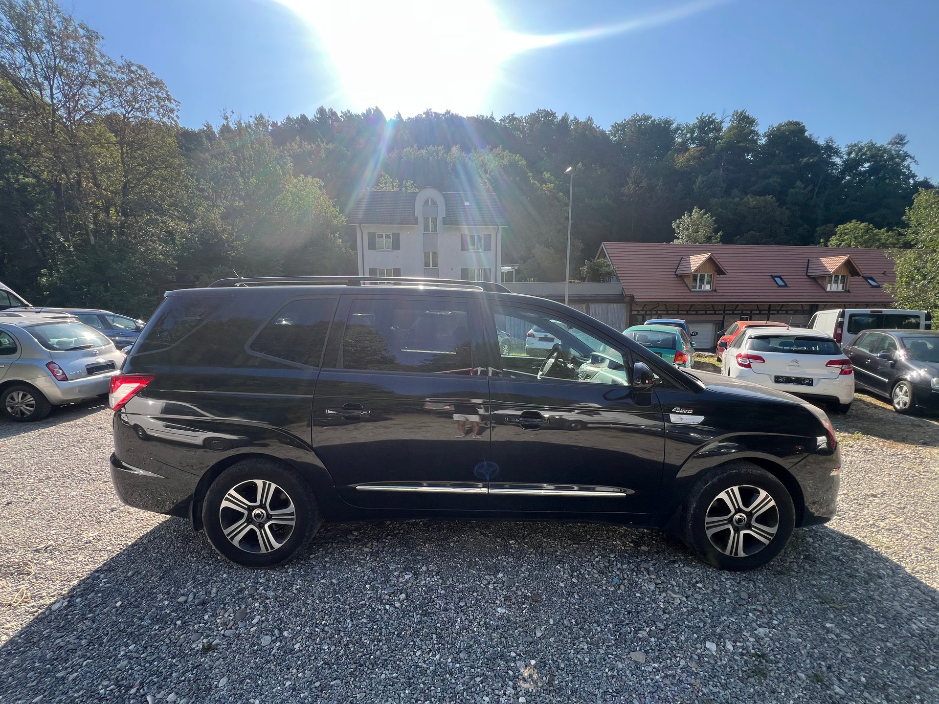 KGM-SsangYong Rodius SV200 e-XDi Sapphire 4WD E-Tronic-image-3