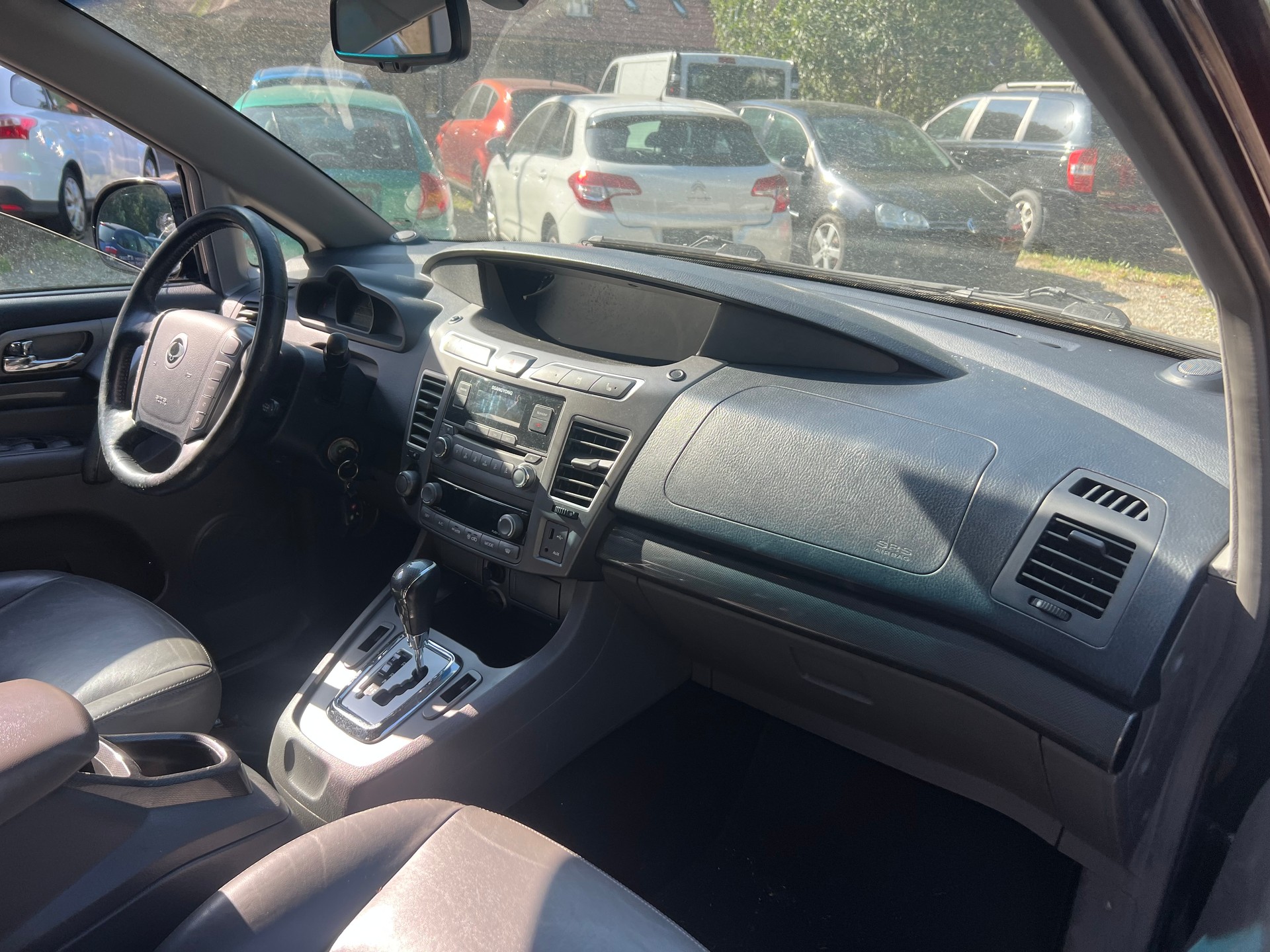 KGM-SsangYong Rodius SV200 e-XDi Sapphire 4WD E-Tronic-image-10