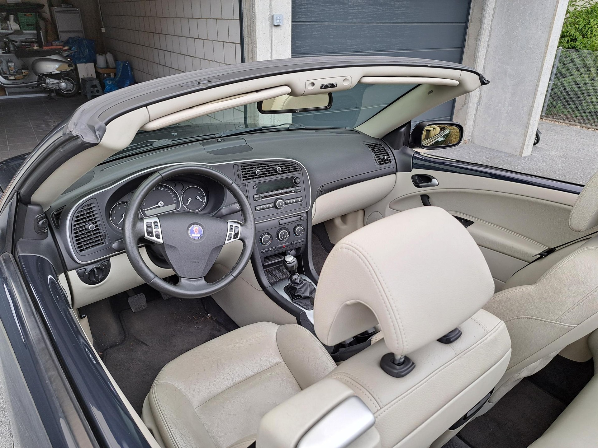 SAAB 2.0 150 Anniversary Edition-image-4