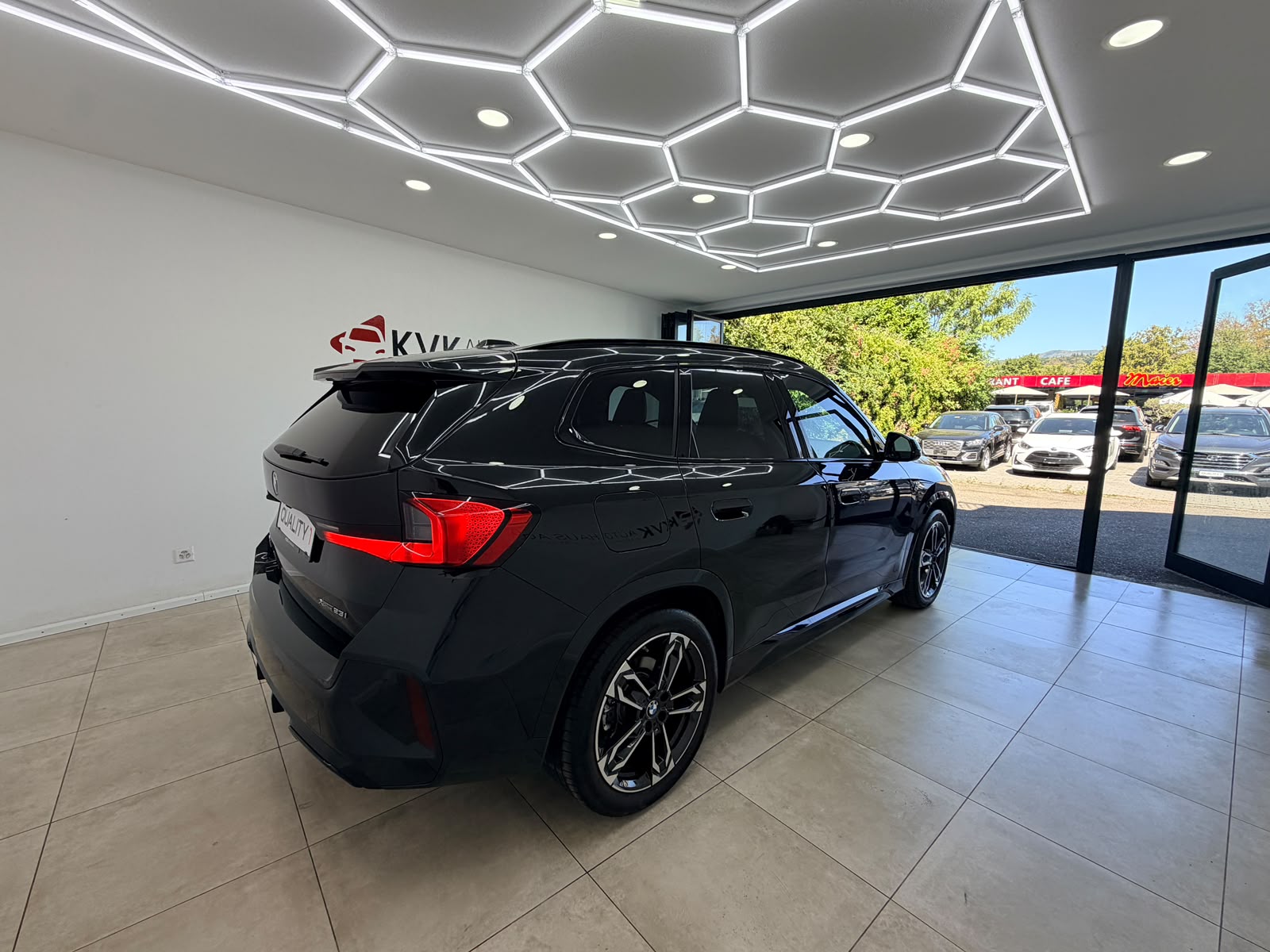 BMW X1 xDrive 23i 48V M Sport | AB FRISCHEM SERVICE | 1 JAHR GARANTIE | 8-FACH KOMPLETTRADSATZ |-image-4