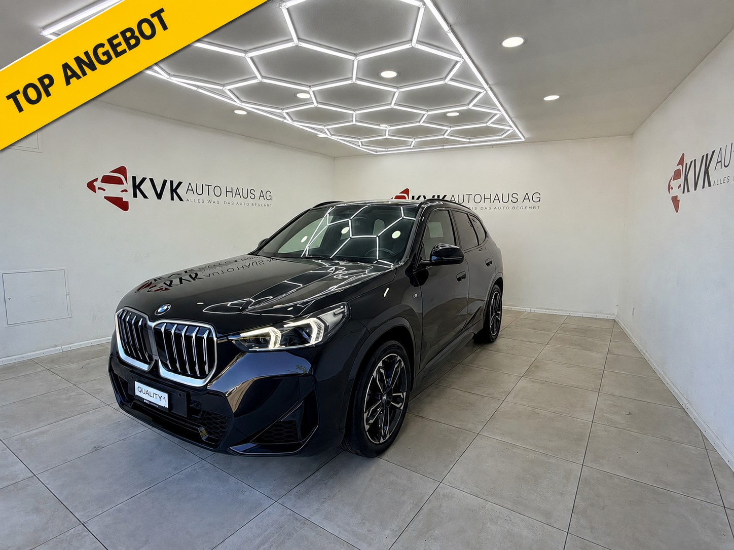 BMW X1 xDrive 23i 48V M Sport | AB FRISCHEM SERVICE | 1 JAHR GARANTIE | 8-FACH KOMPLETTRADSATZ |