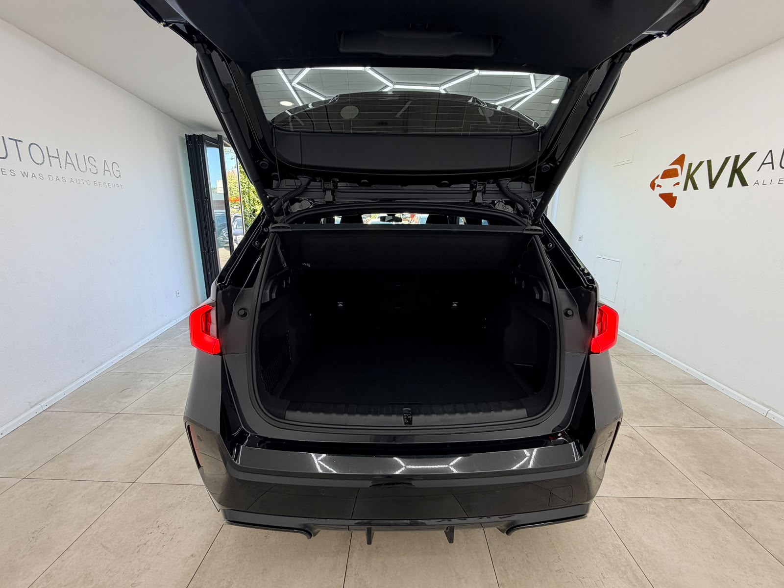 BMW X1 xDrive 23i 48V M Sport | AB FRISCHEM SERVICE | 1 JAHR GARANTIE | 8-FACH KOMPLETTRADSATZ |-image-7