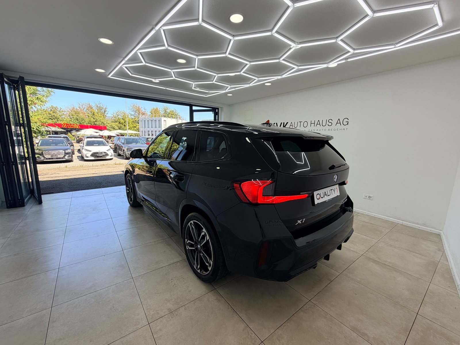 BMW X1 xDrive 23i 48V M Sport | AB FRISCHEM SERVICE | 1 JAHR GARANTIE | 8-FACH KOMPLETTRADSATZ |-image-5