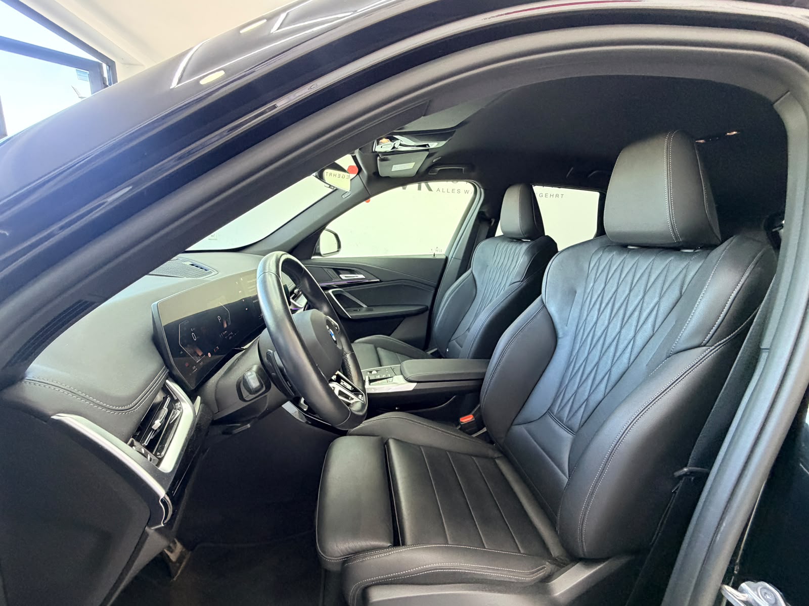 BMW X1 xDrive 23i 48V M Sport | AB FRISCHEM SERVICE | 1 JAHR GARANTIE | 8-FACH KOMPLETTRADSATZ |-image-11
