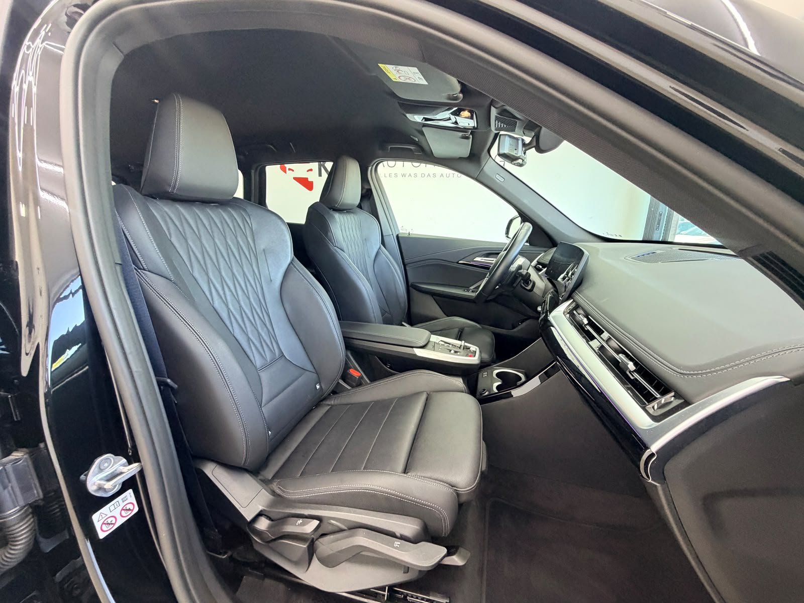 BMW X1 xDrive 23i 48V M Sport | AB FRISCHEM SERVICE | 1 JAHR GARANTIE | 8-FACH KOMPLETTRADSATZ |-image-13