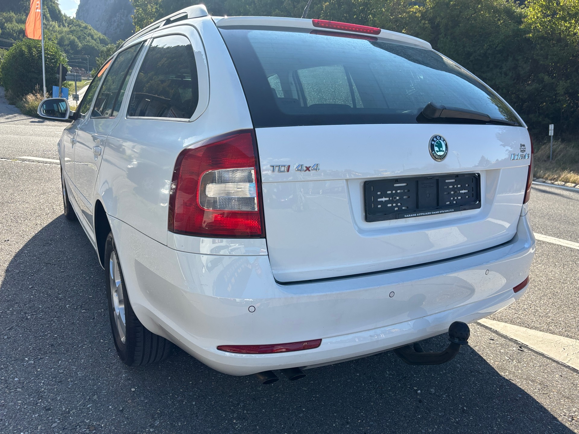 SKODA Octavia Combi 2.0 TDI Adventure 4x4 DSG-image-6