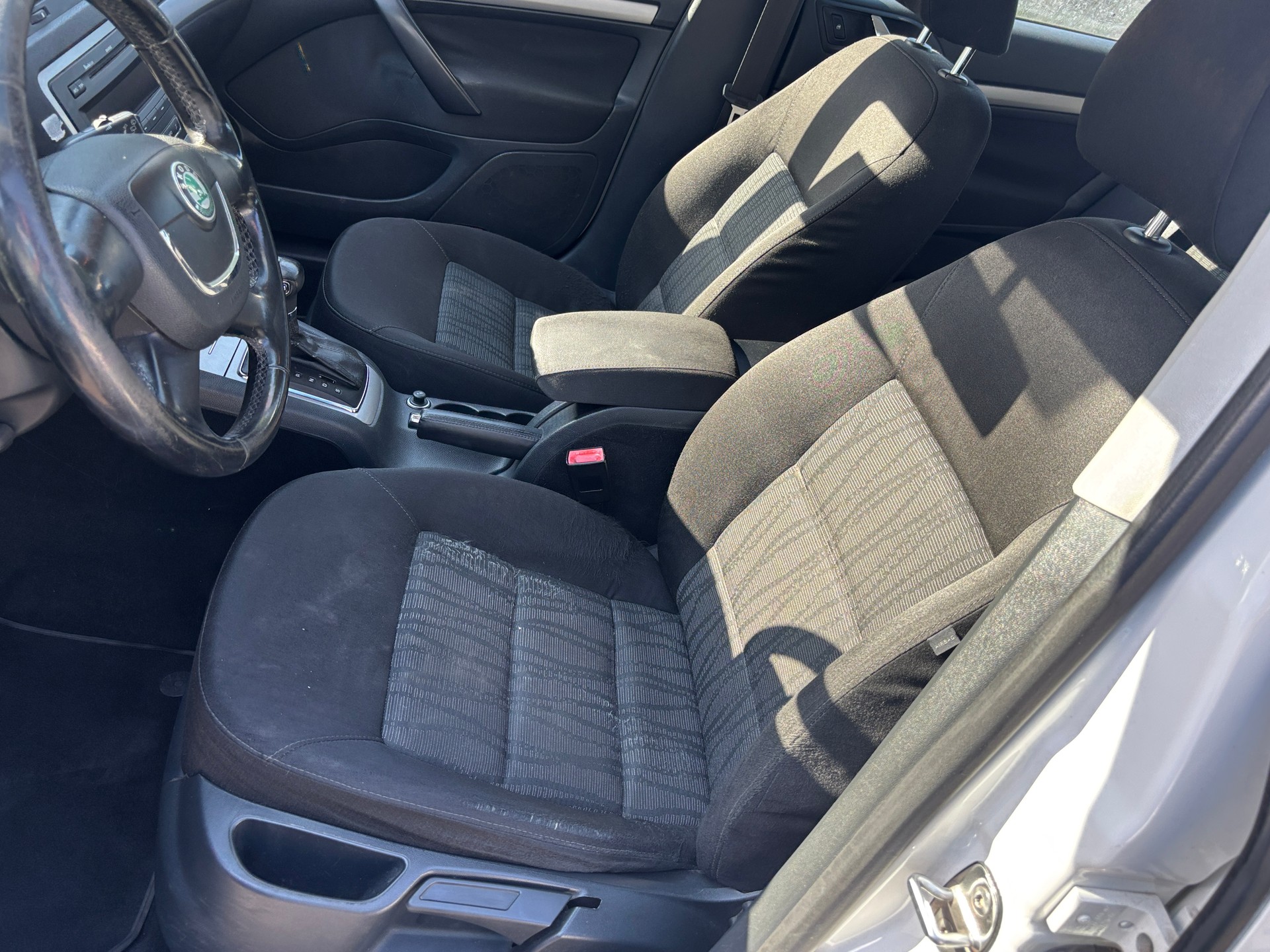 SKODA Octavia Combi 2.0 TDI Adventure 4x4 DSG-image-9