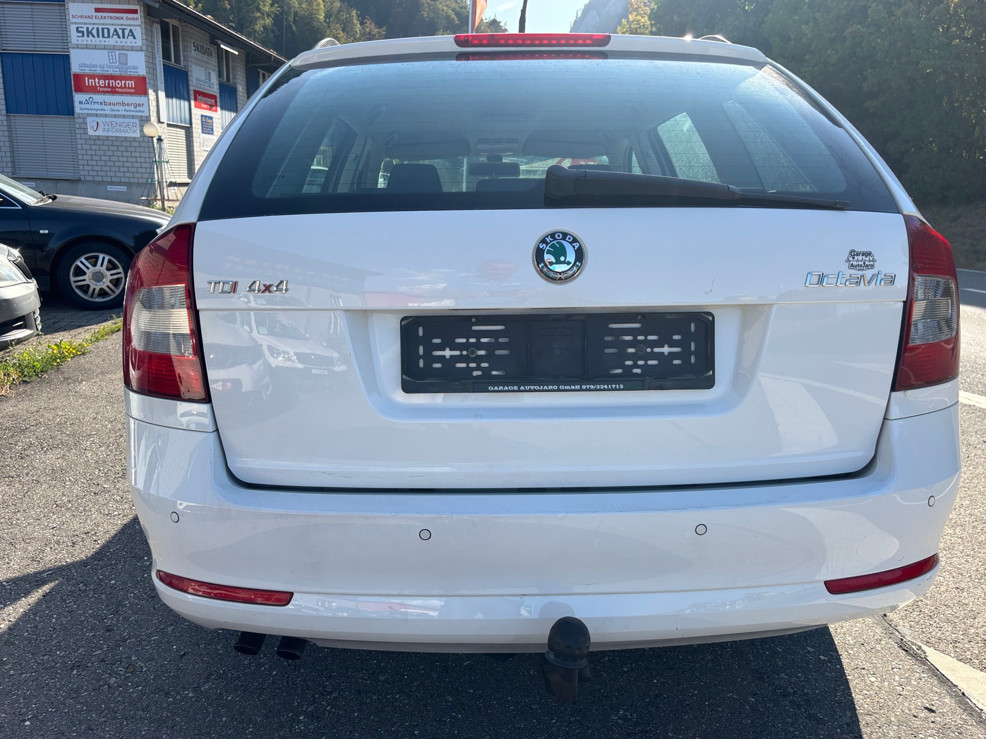 SKODA Octavia Combi 2.0 TDI Adventure 4x4 DSG-image-15