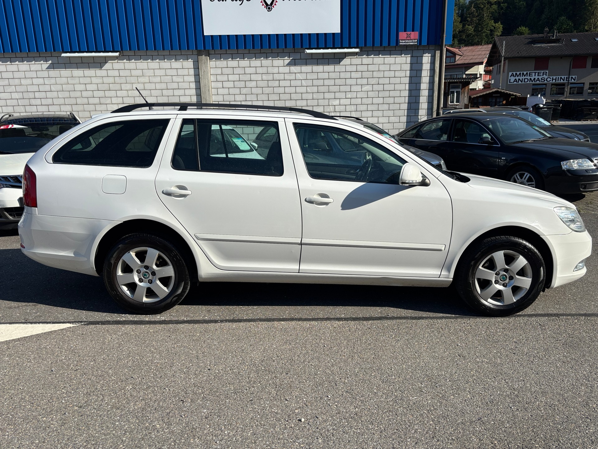 SKODA Octavia Combi 2.0 TDI Adventure 4x4 DSG-image-4