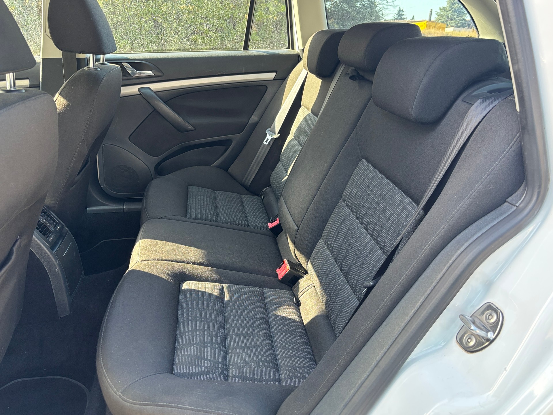 SKODA Octavia Combi 2.0 TDI Adventure 4x4 DSG-image-7