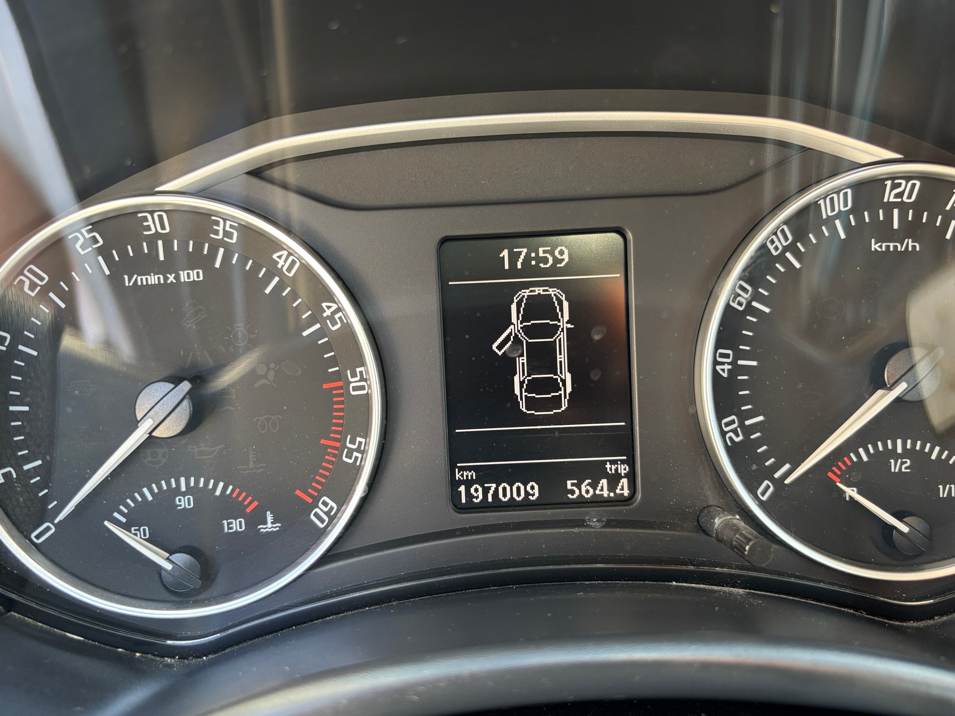 SKODA Octavia Combi 2.0 TDI Adventure 4x4 DSG-image-10