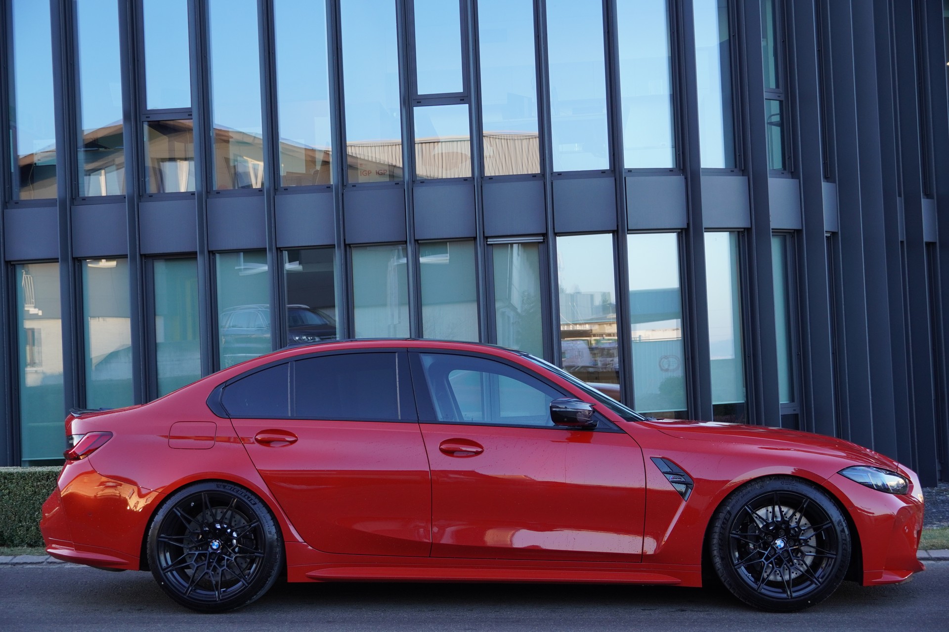 BMW M3 Competition M xDrive//M Carbon Schalensitze//M Carbon Exterieurpaket//-image-0