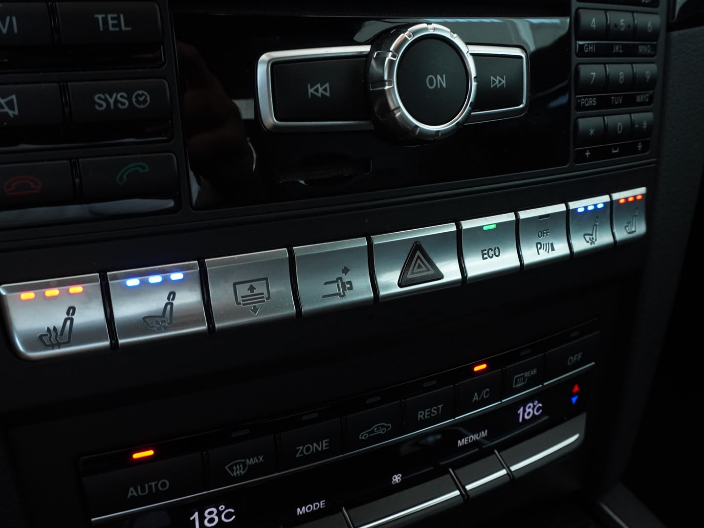 MERCEDES-BENZ E 350 7G-Tronic AMG Line-image-7