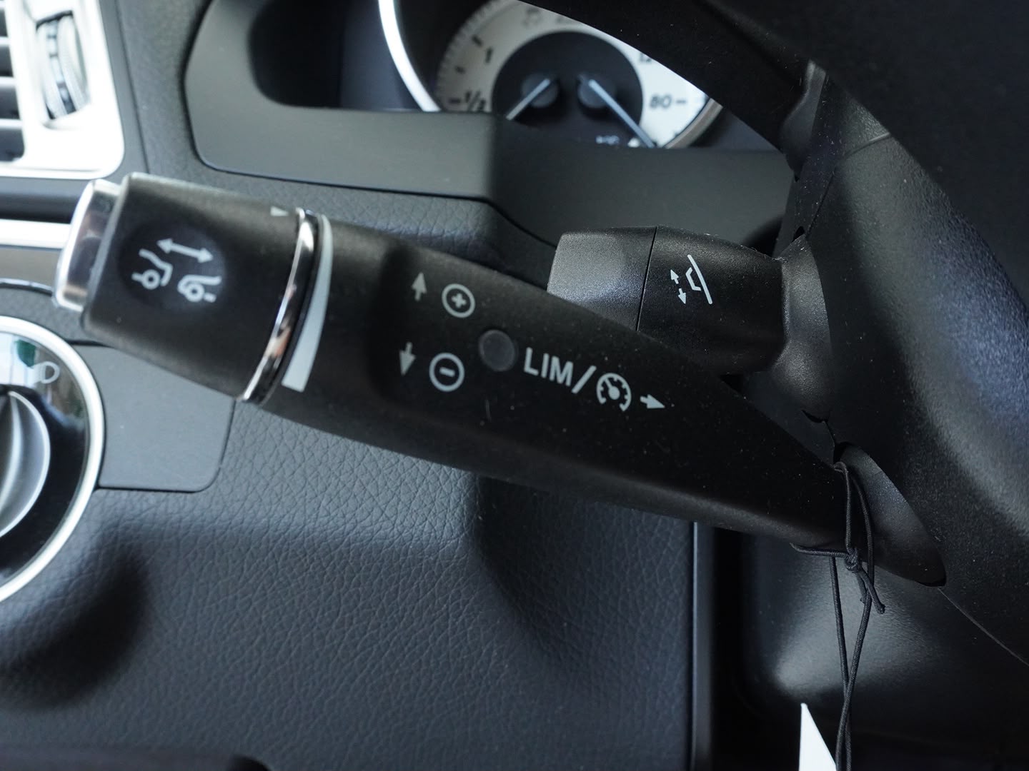 MERCEDES-BENZ E 350 7G-Tronic AMG Line-image-10