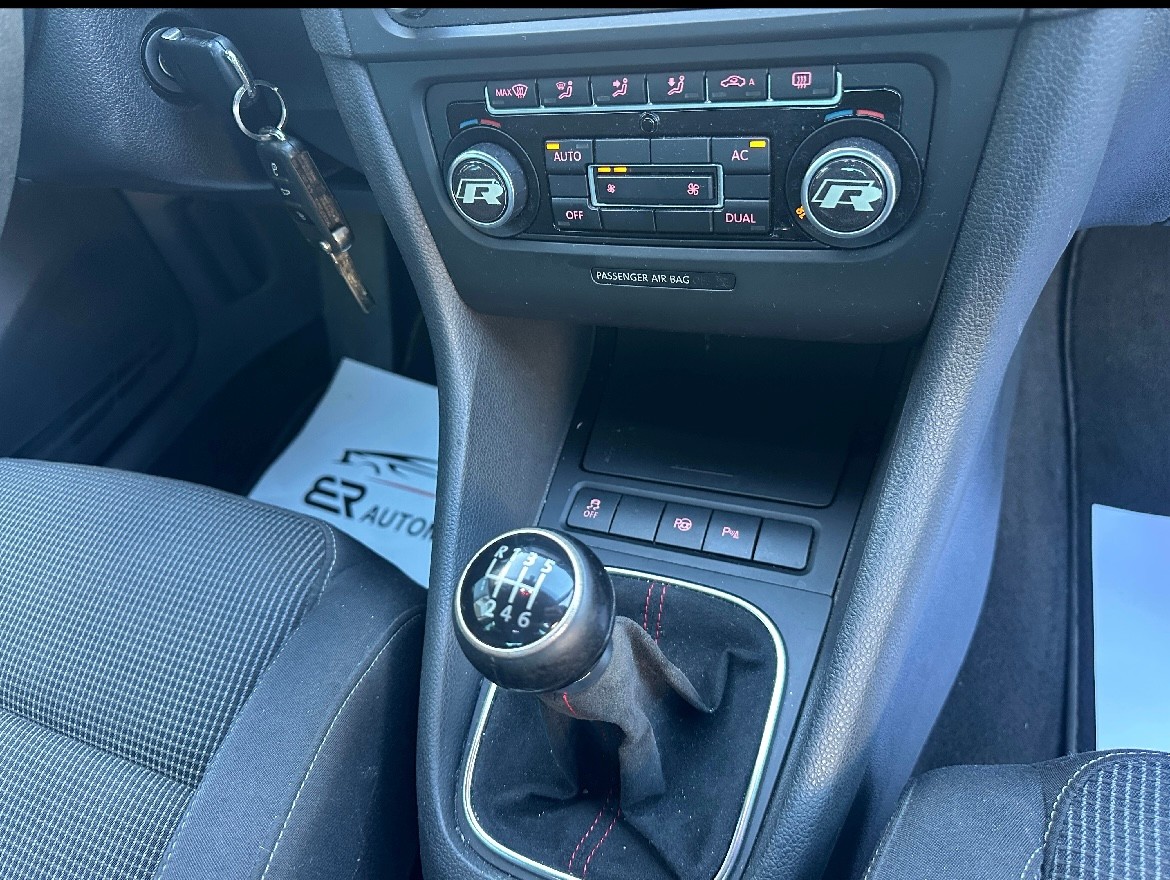 VW Golf Variant 1.2 TSI R-Line-image-11