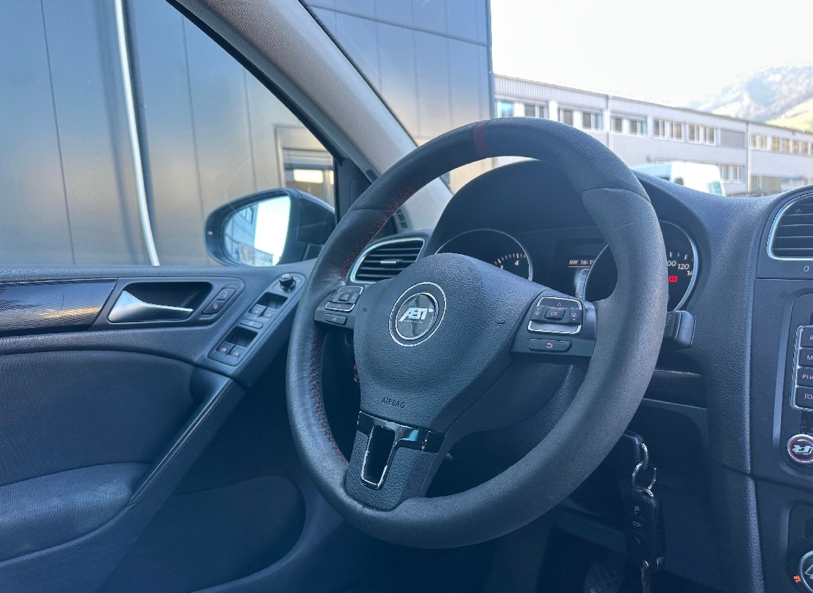 VW Golf Variant 1.2 TSI R-Line-image-14