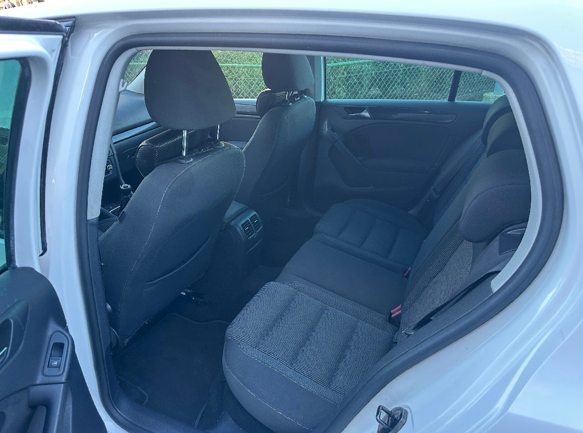 VW Golf Variant 1.2 TSI R-Line-image-15