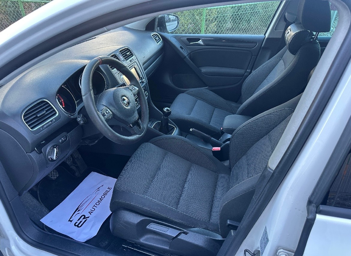 VW Golf Variant 1.2 TSI R-Line-image-8