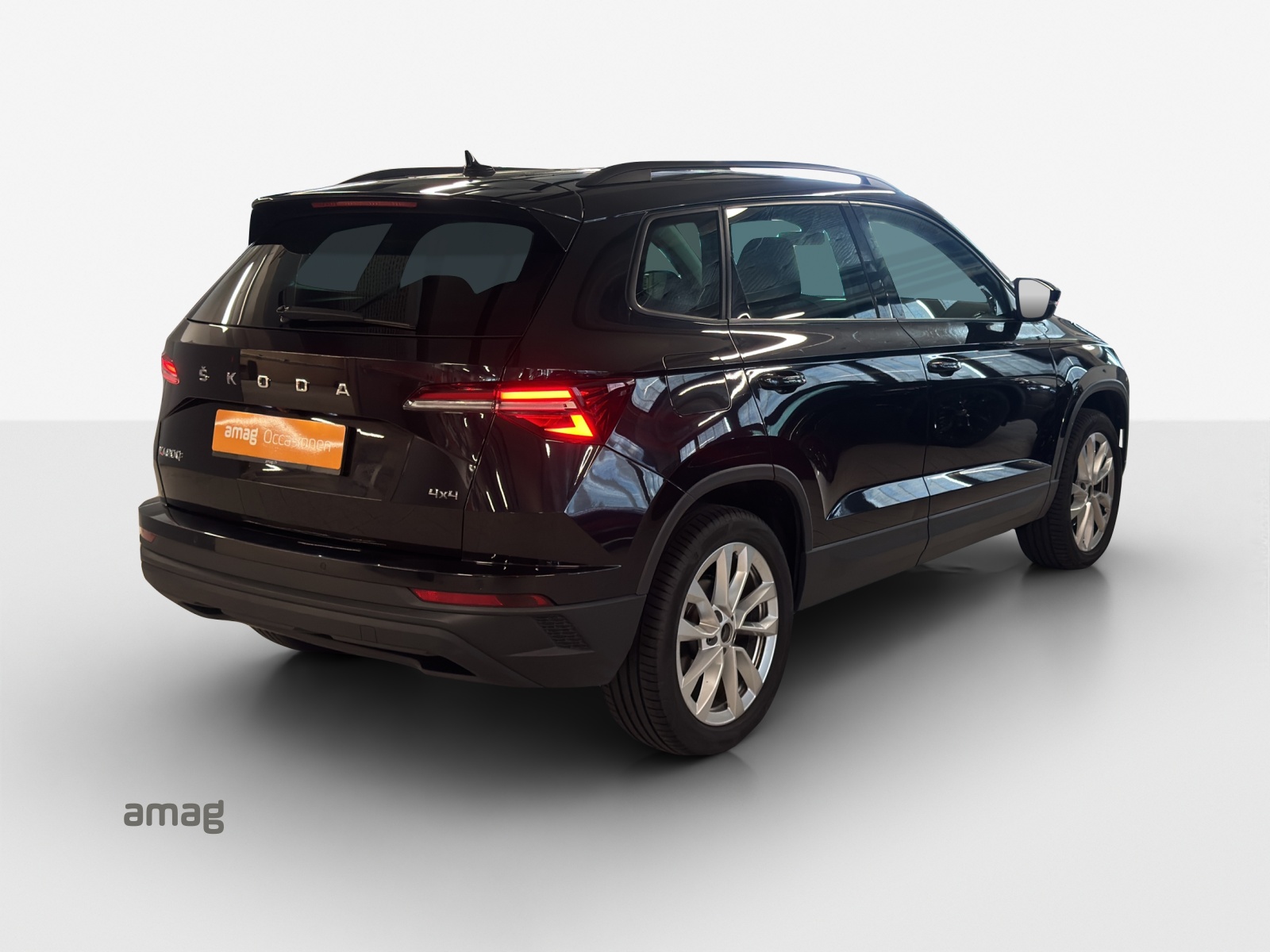 SKODA Karoq 2.0 TDI CR Style 4x4 DSG-image-4