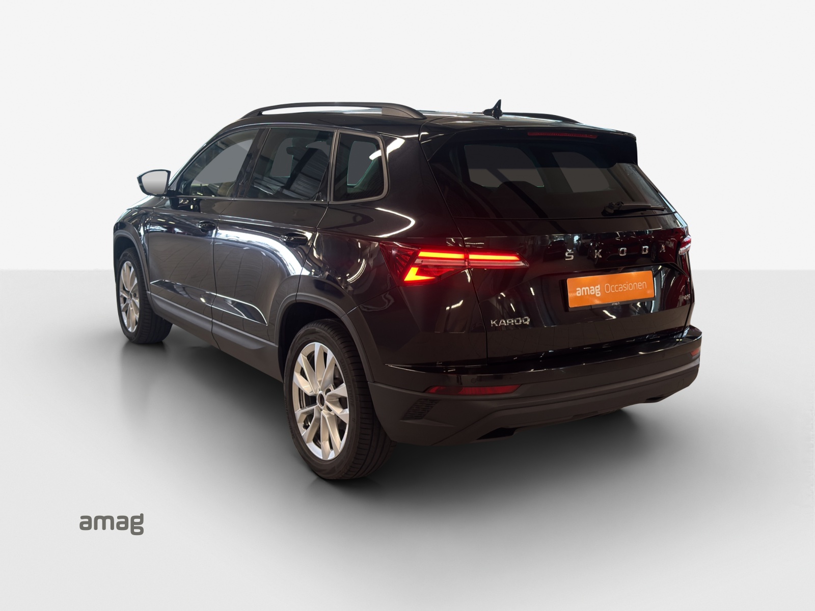 SKODA Karoq 2.0 TDI CR Style 4x4 DSG-image-2