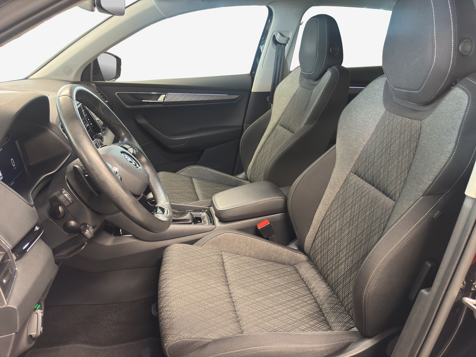 SKODA Karoq 2.0 TDI CR Style 4x4 DSG-image-7