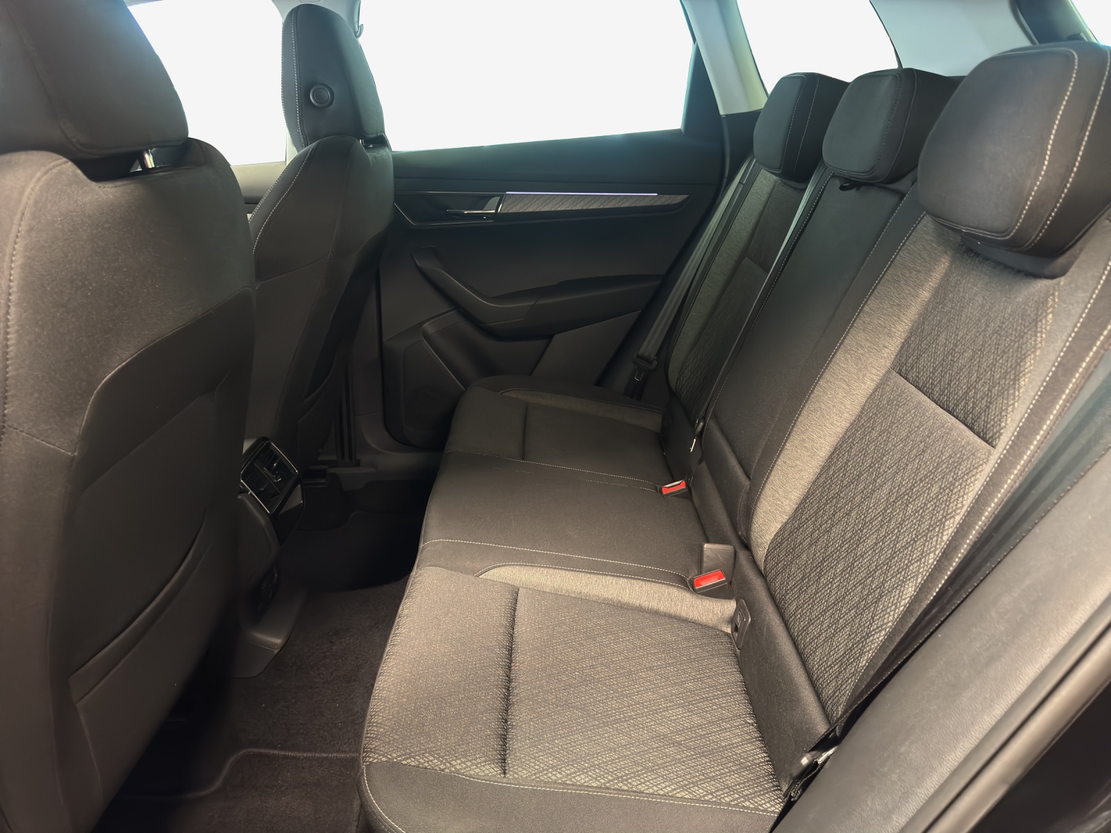 SKODA Karoq 2.0 TDI CR Style 4x4 DSG-image-11