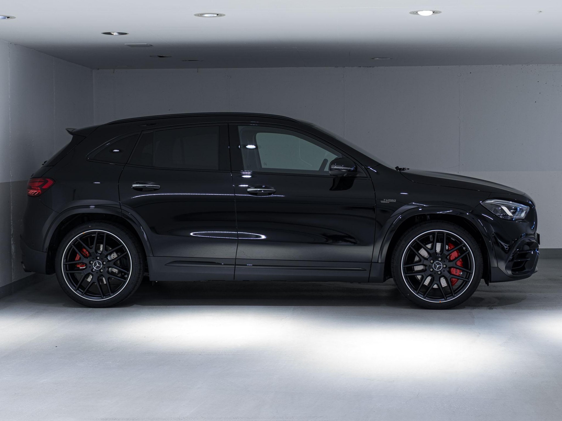 MERCEDES-BENZ GLA 45 S AMG 4MATIC+-image-1