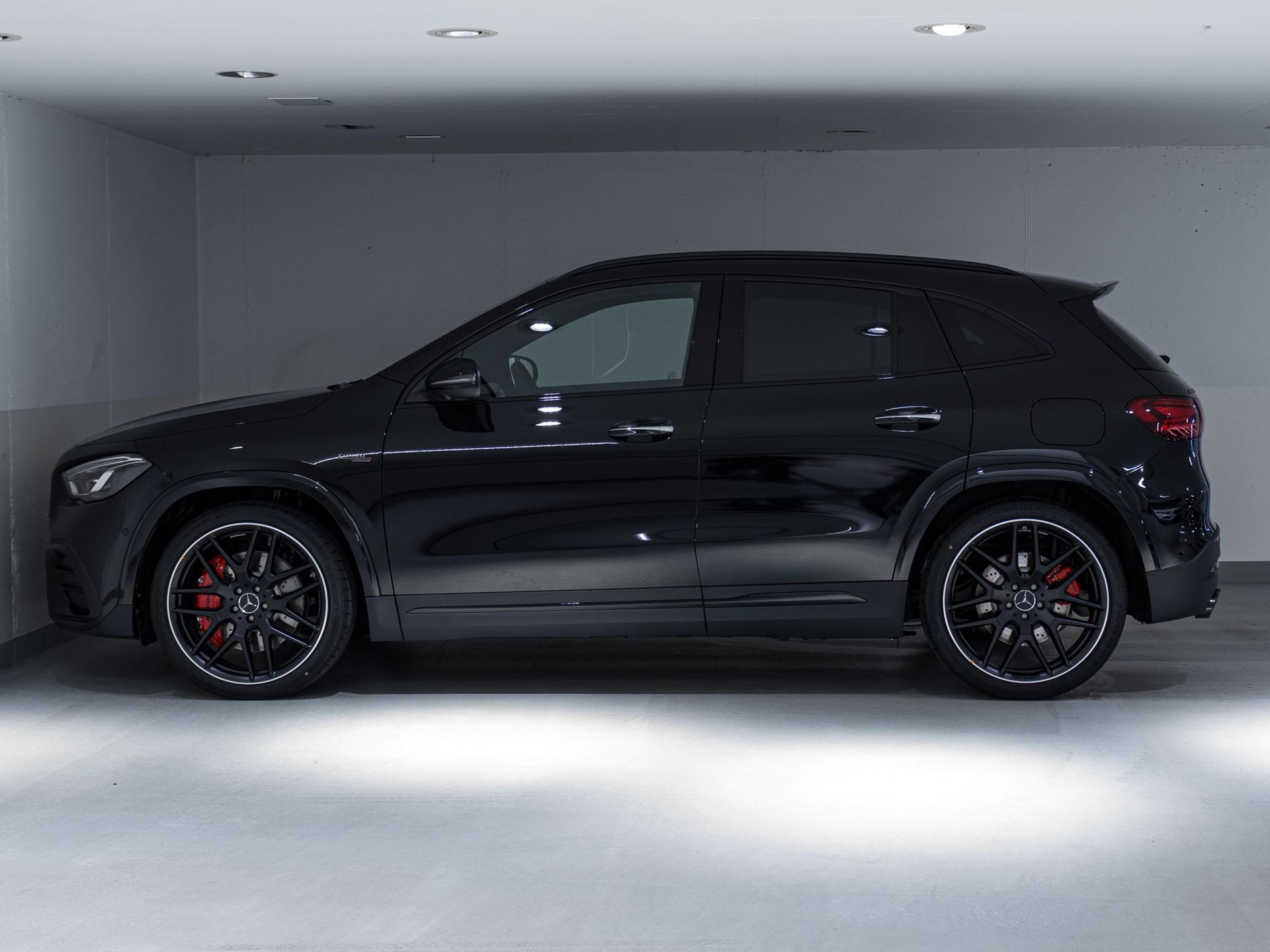 MERCEDES-BENZ GLA 45 S AMG 4MATIC+-image-4