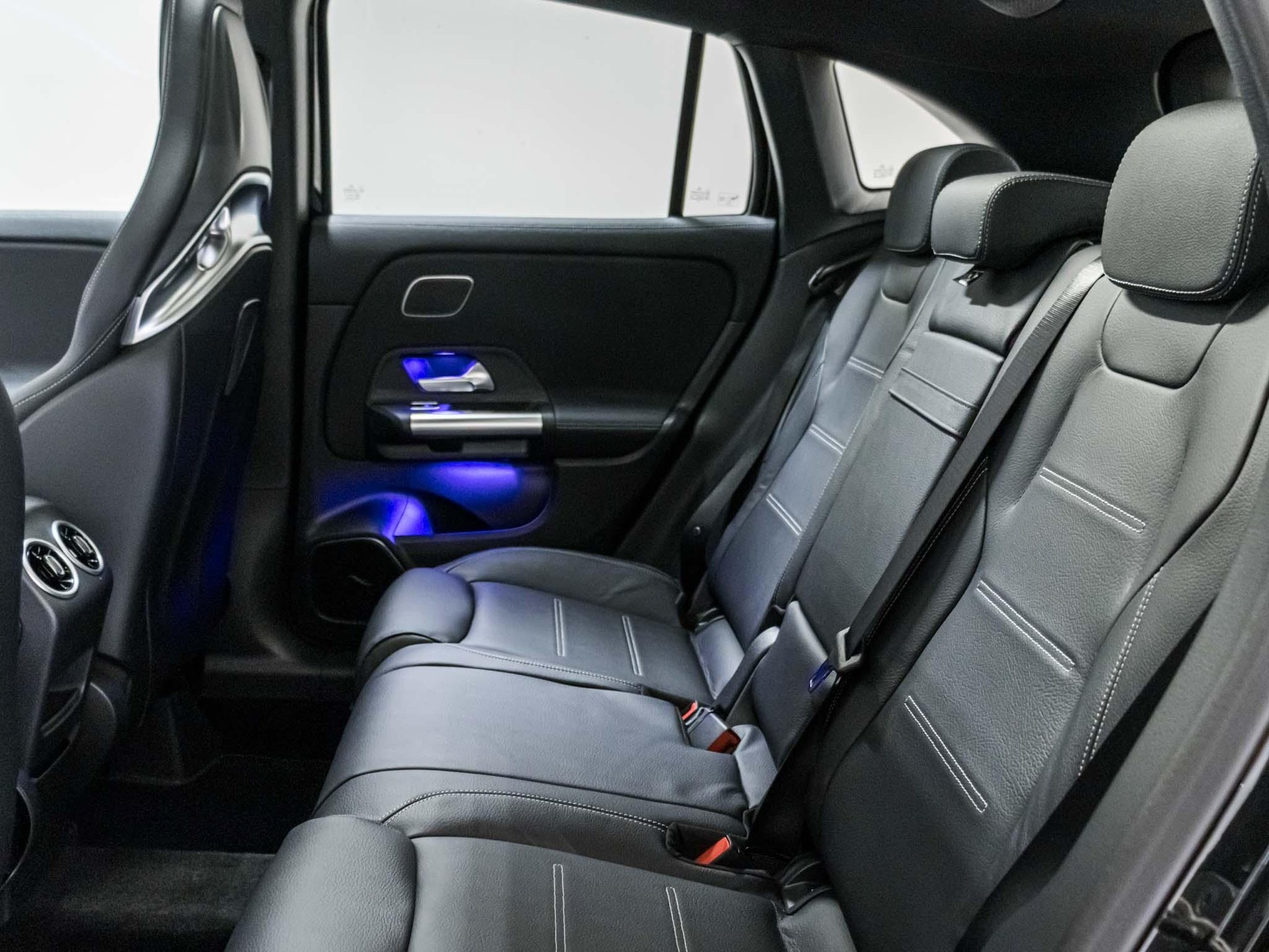 MERCEDES-BENZ GLA 45 S AMG 4MATIC+-image-7