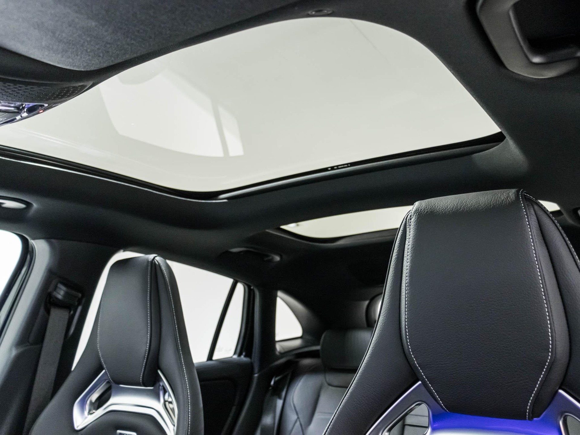 MERCEDES-BENZ GLA 45 S AMG 4MATIC+-image-8