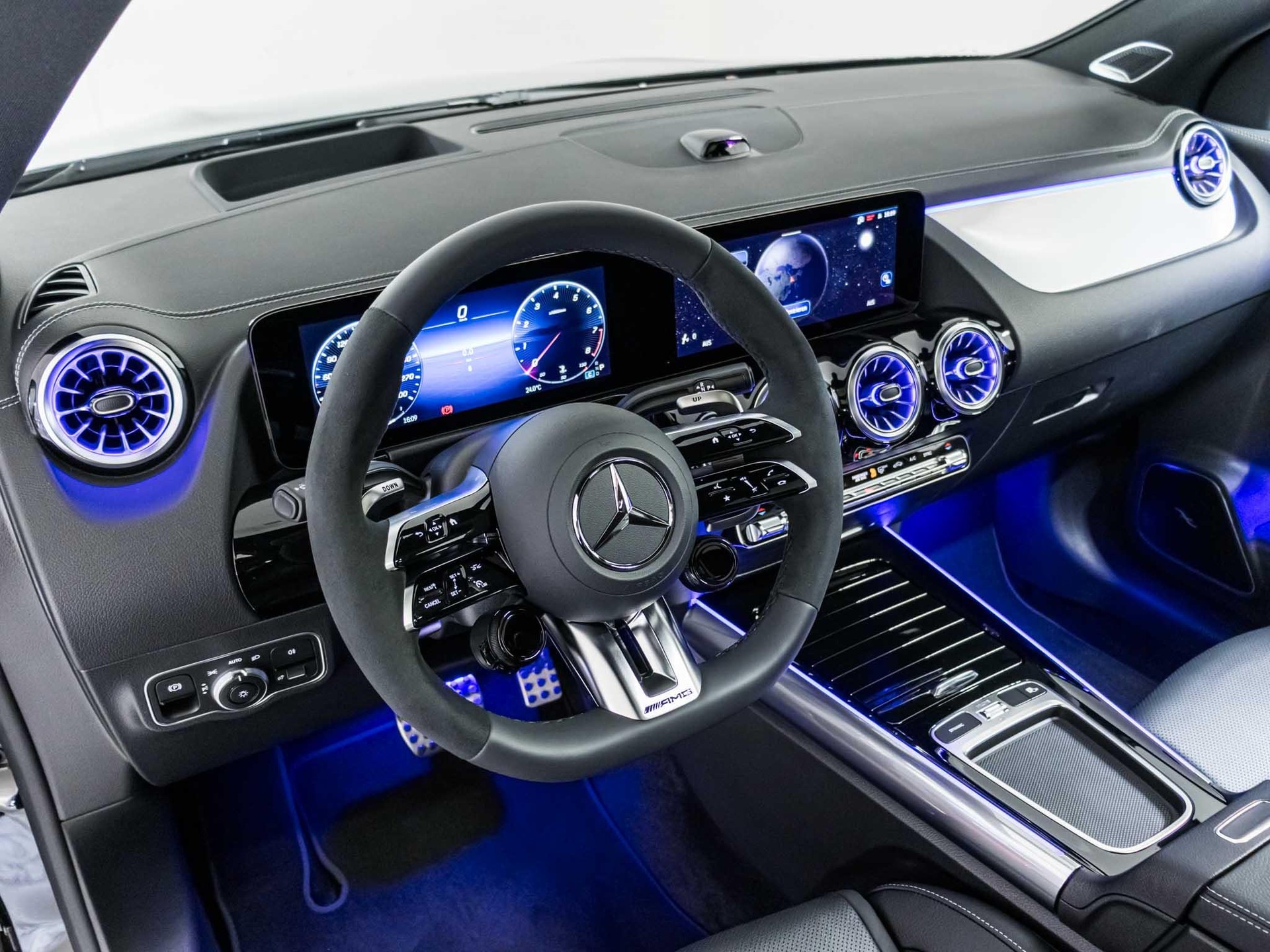 MERCEDES-BENZ GLA 45 S AMG 4MATIC+-image-9
