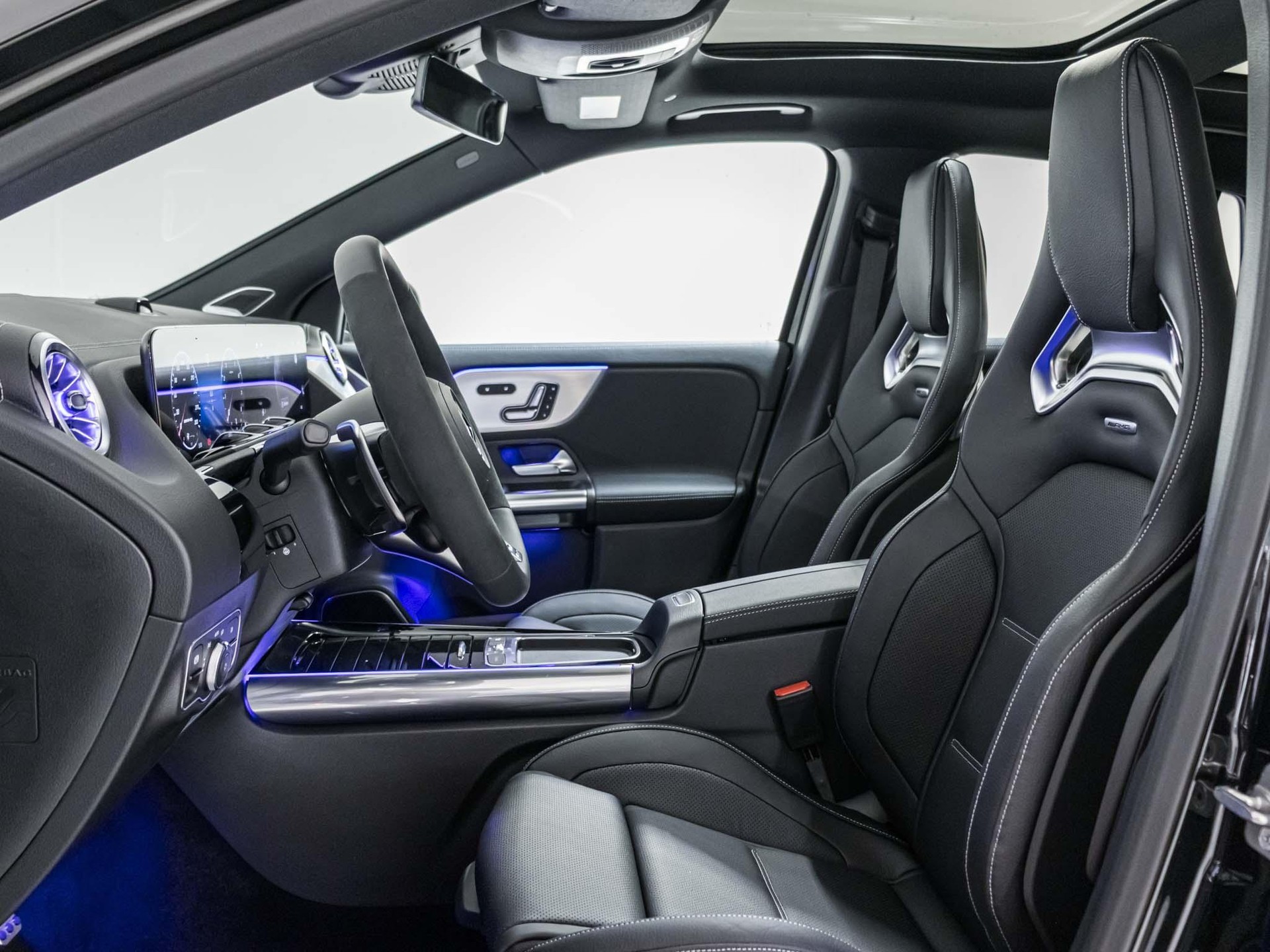 MERCEDES-BENZ GLA 45 S AMG 4MATIC+-image-6