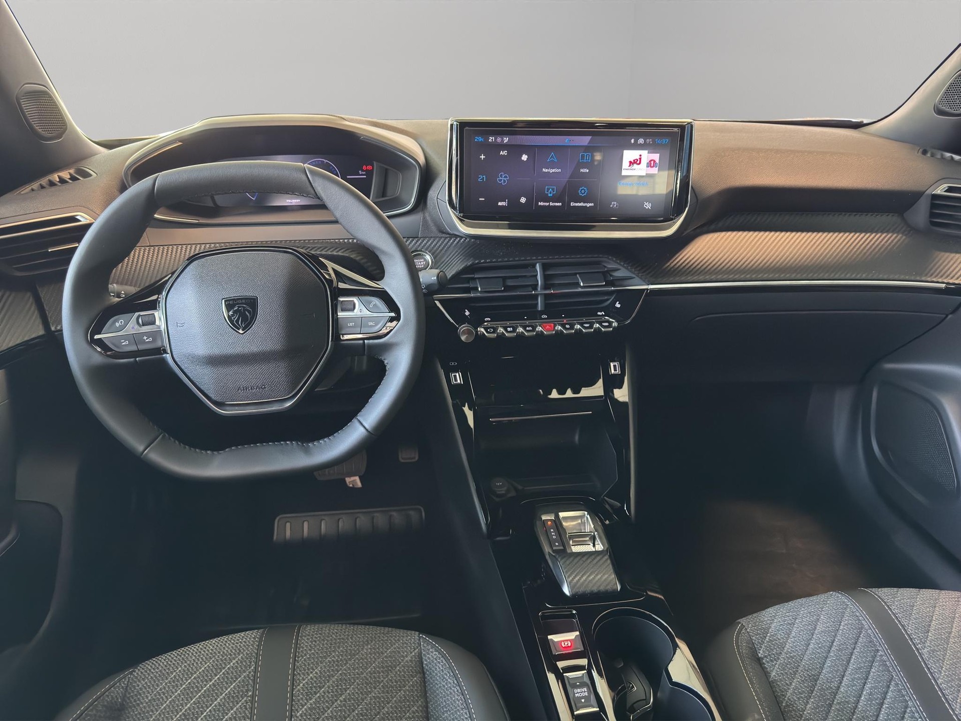 PEUGEOT 2008 e-Allure-image-8