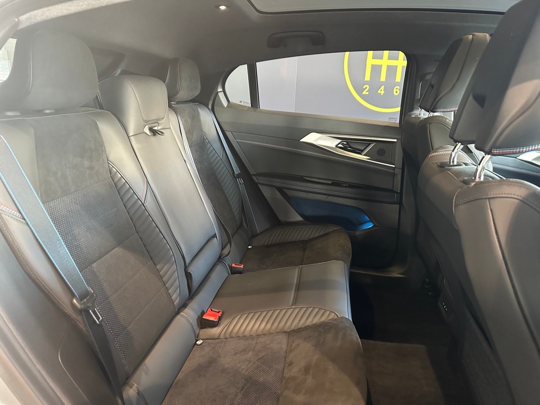 RENAULT Rafale 1.2 E-Tech Hybrid 200 Esprit Alpine-image-21