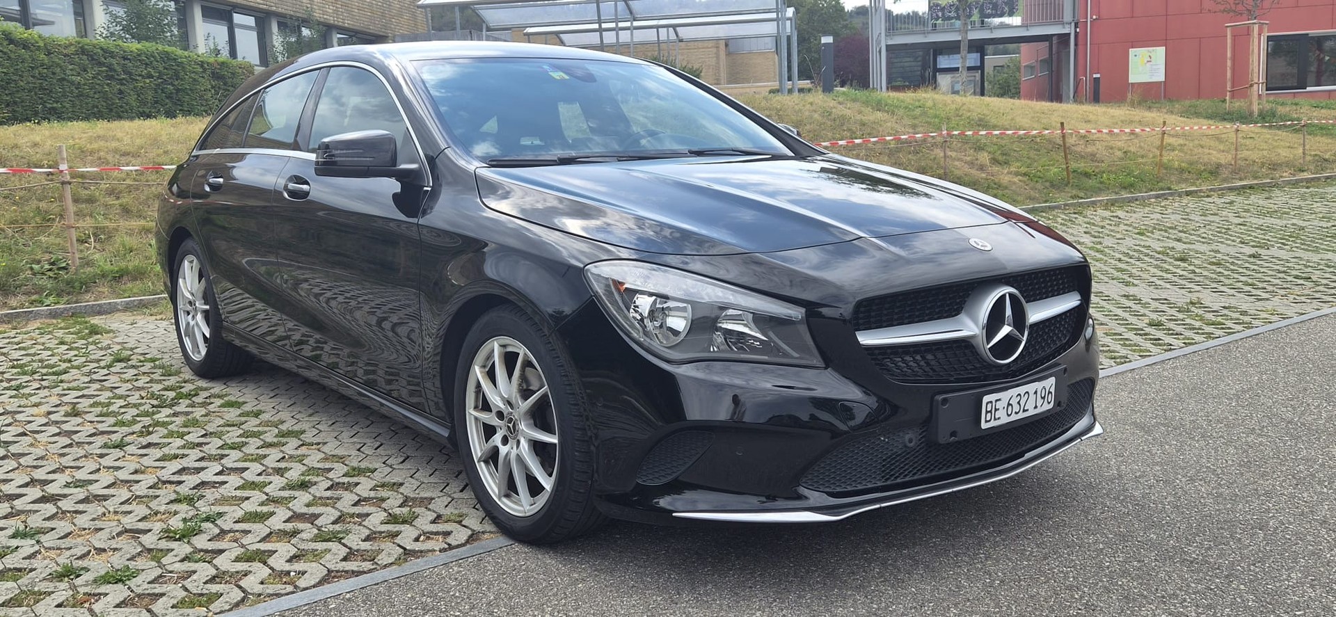 MERCEDES-BENZ CLA 200-image-5