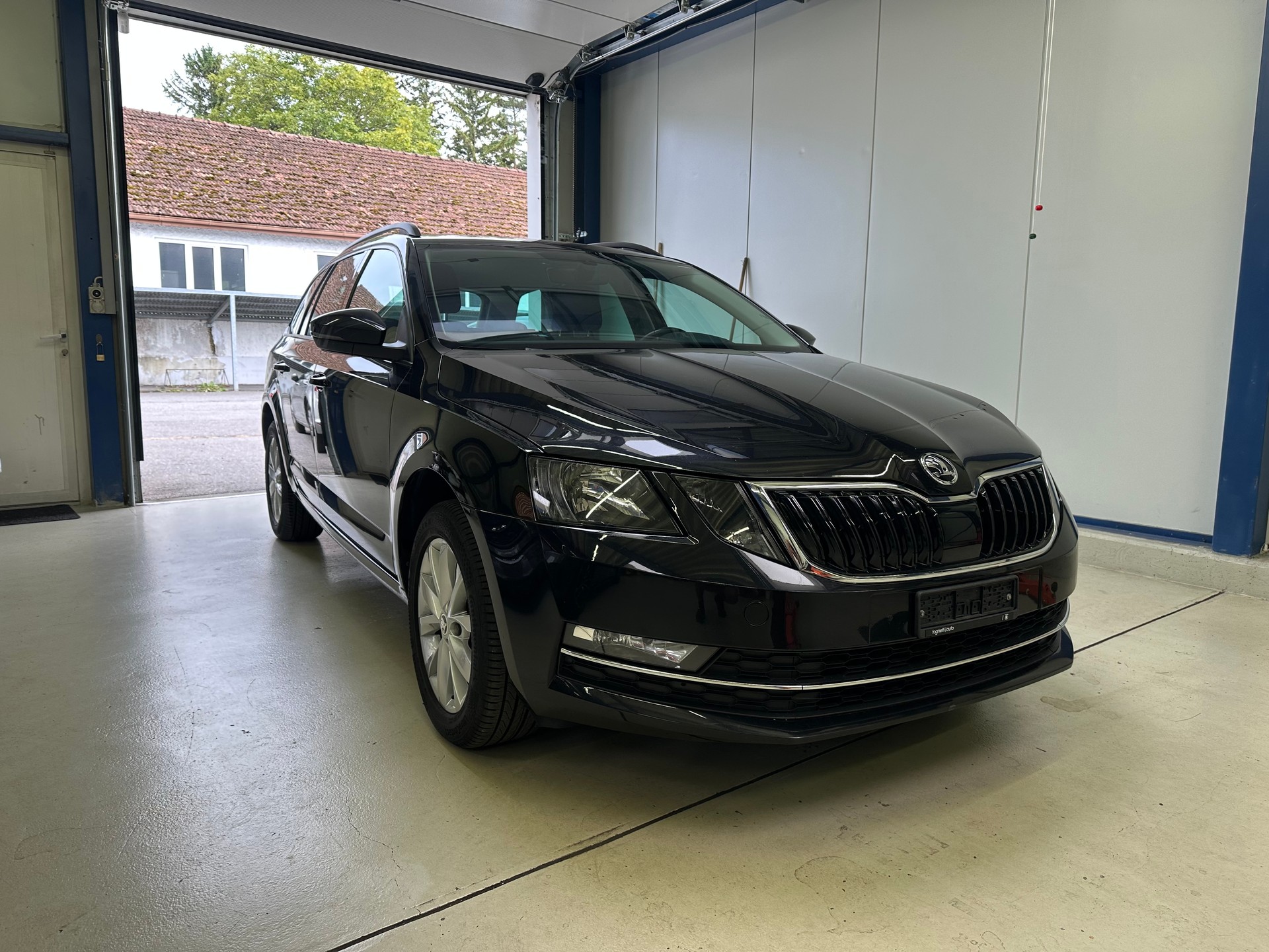 SKODA Octavia Combi 2.0 TDI Style DSG-image-0