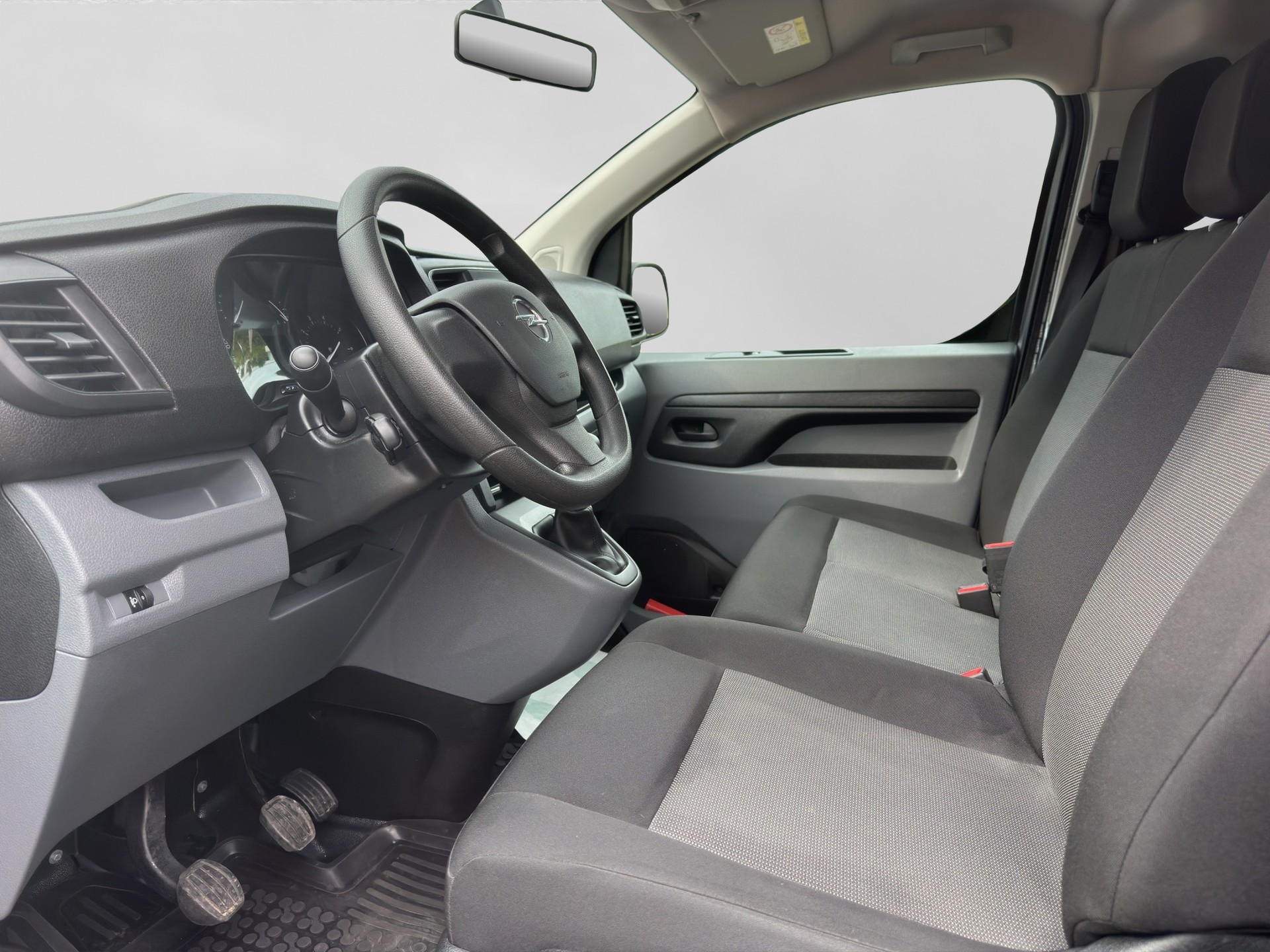 OPEL Vivaro Combi 1.5 CDTI Essentia s/s L-image-9
