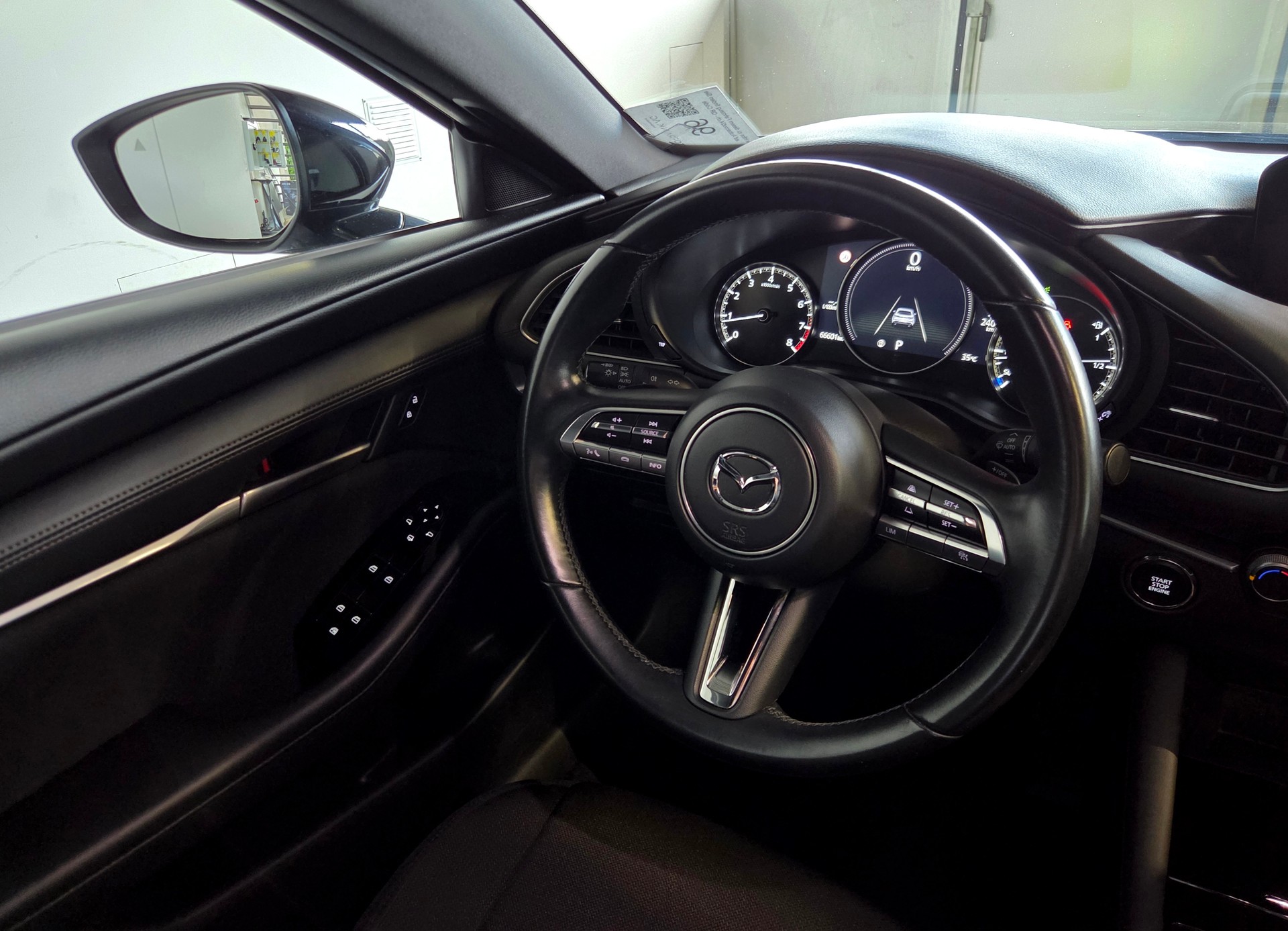 MAZDA 3 Hatchback 2.0 180 Ambition-image-13