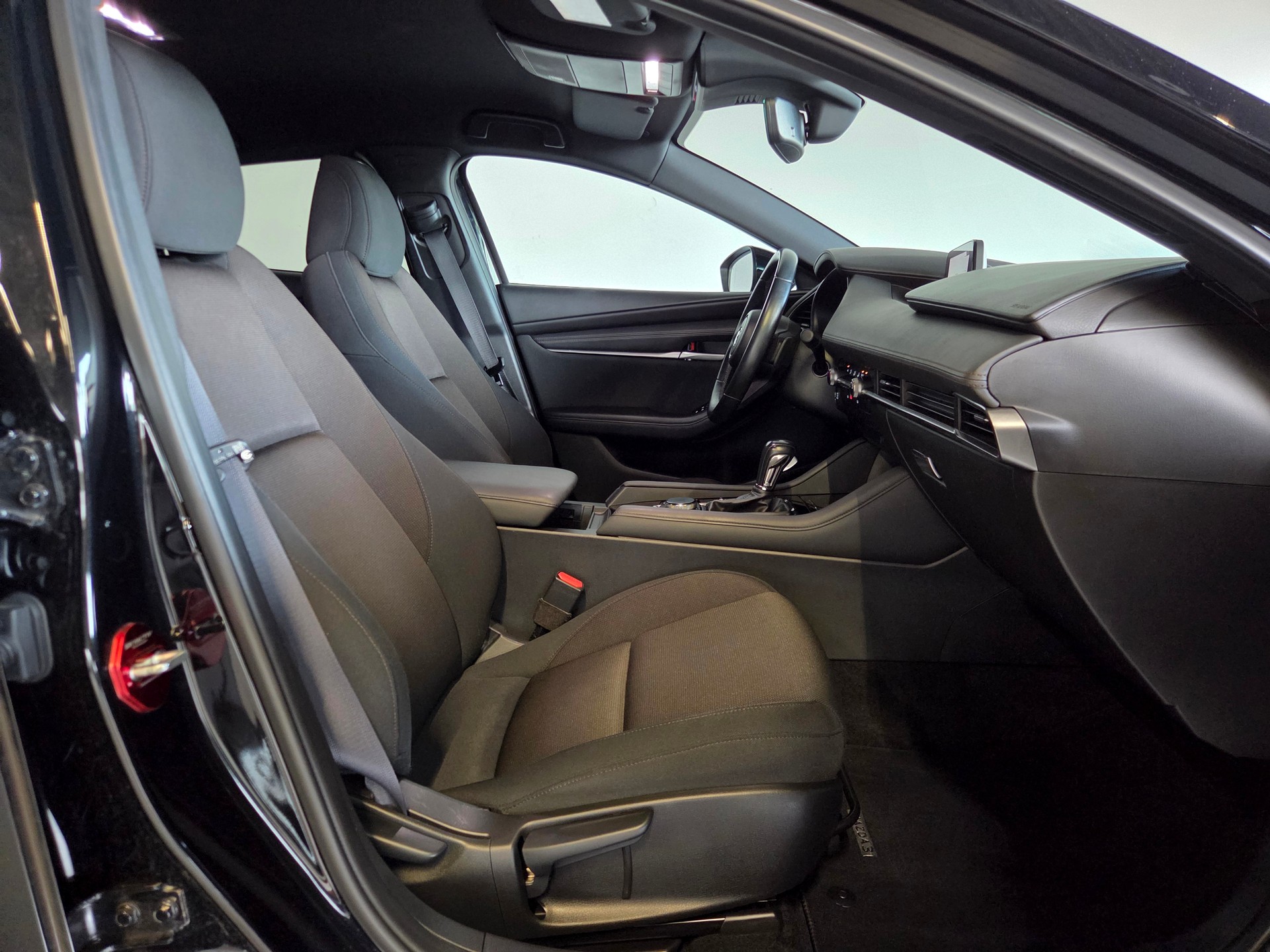MAZDA 3 Hatchback 2.0 180 Ambition-image-15
