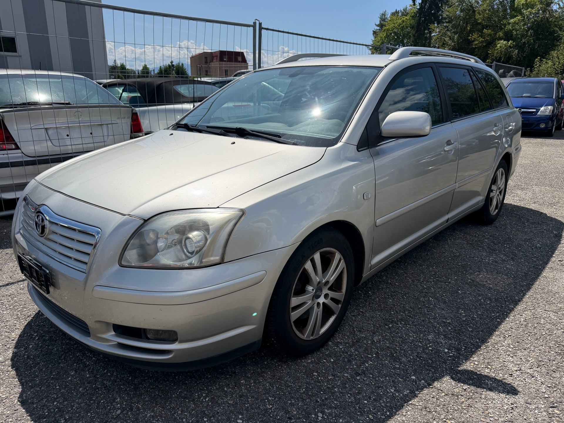 TOYOTA Avensis 2.2D-4 D Linea Sol Sportswagon-image-1