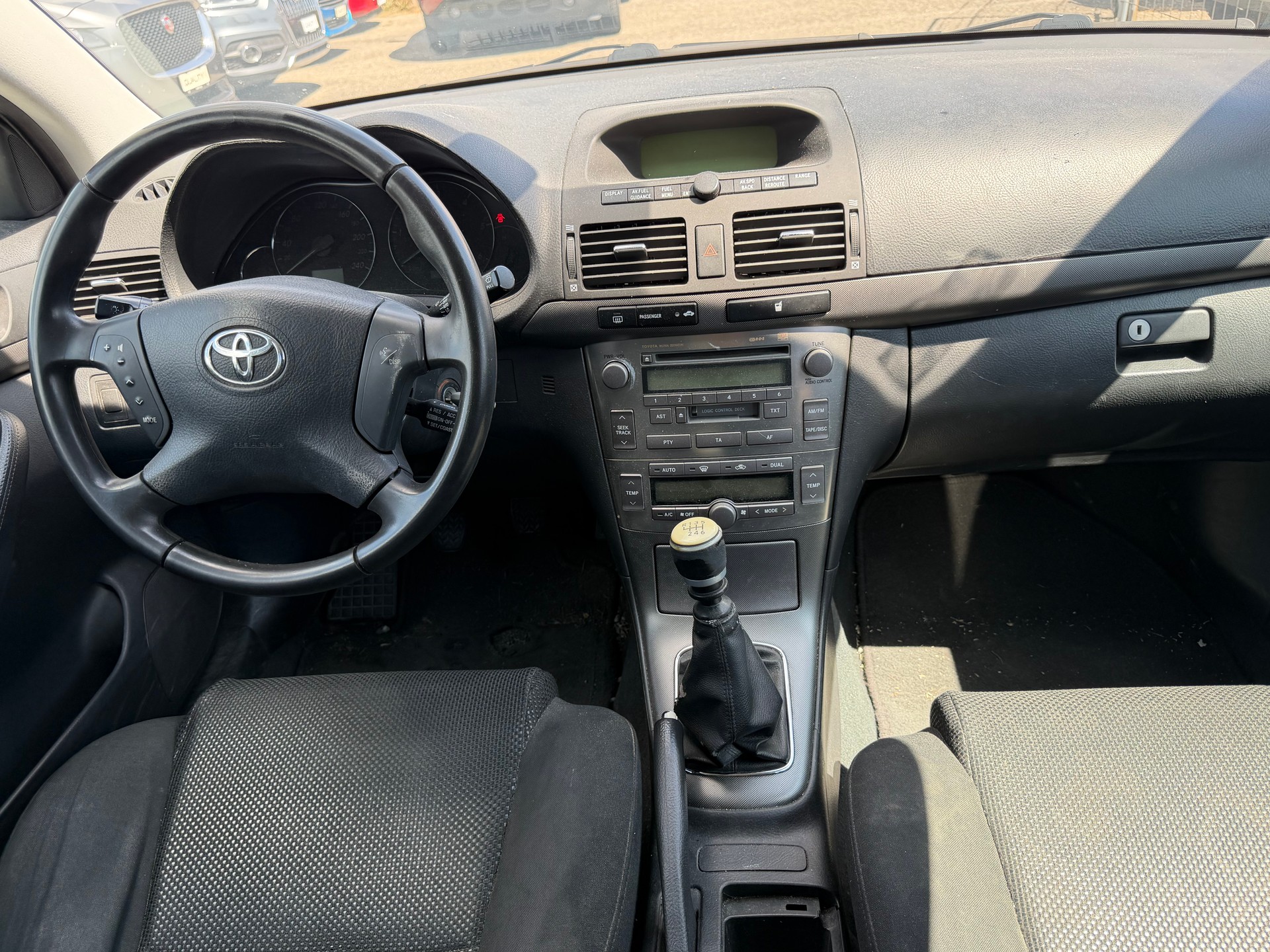 TOYOTA Avensis 2.2D-4 D Linea Sol Sportswagon-image-4