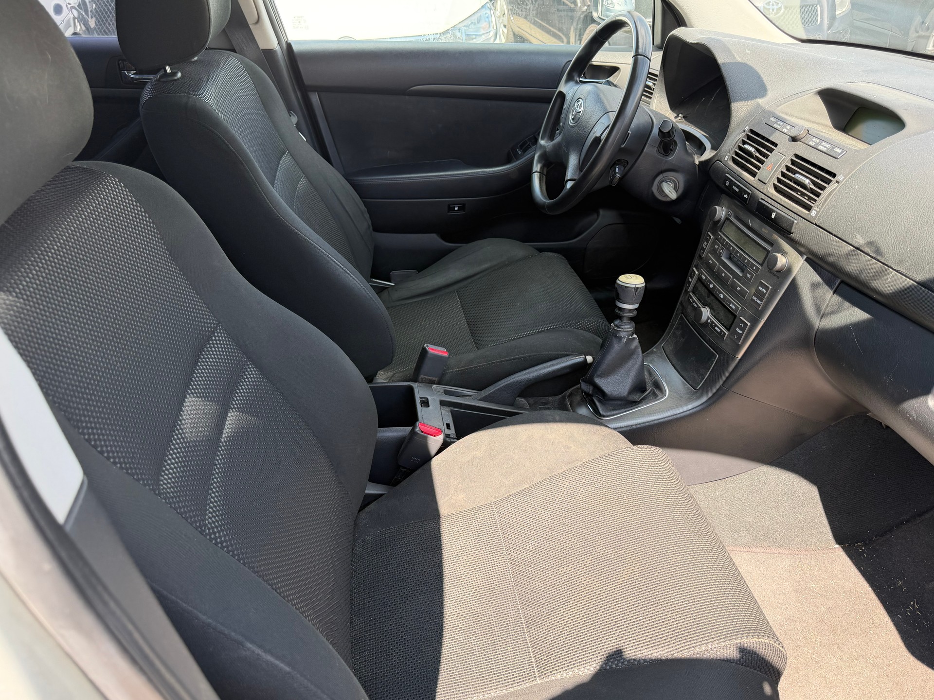 TOYOTA Avensis 2.2D-4 D Linea Sol Sportswagon-image-6