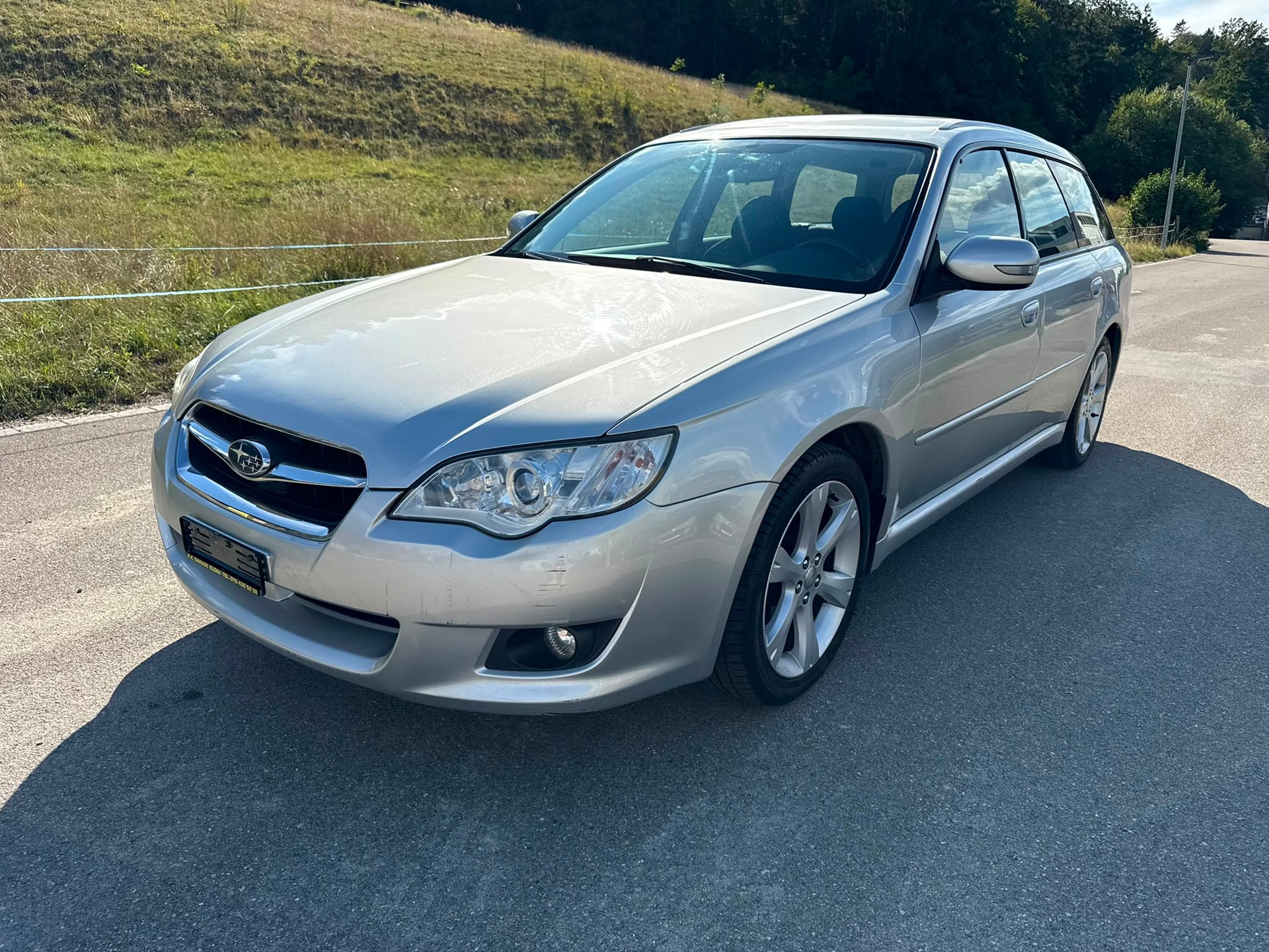 SUBARU Legacy 2.0R AWD Swiss-image-2