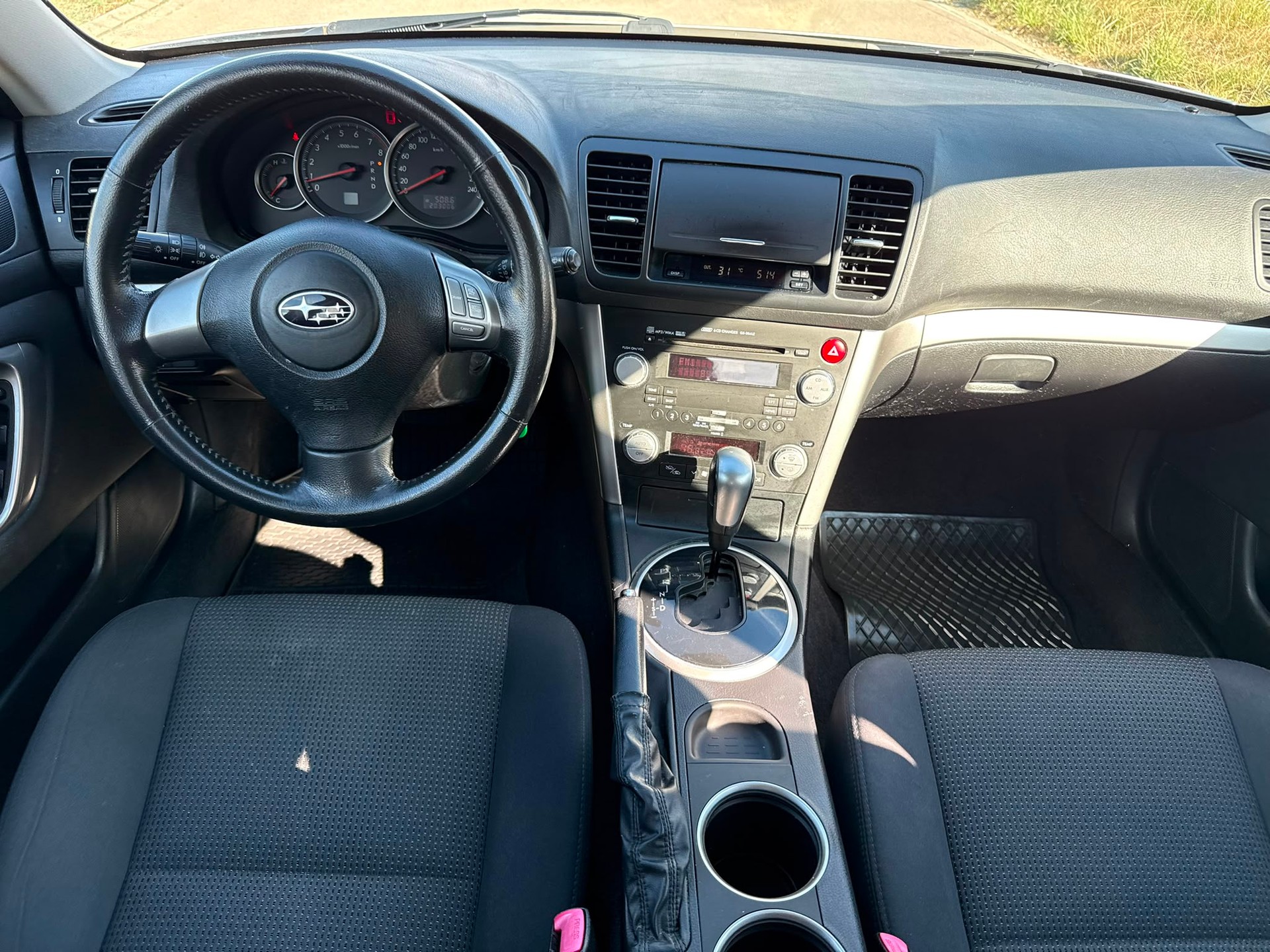SUBARU Legacy 2.0R AWD Swiss-image-9