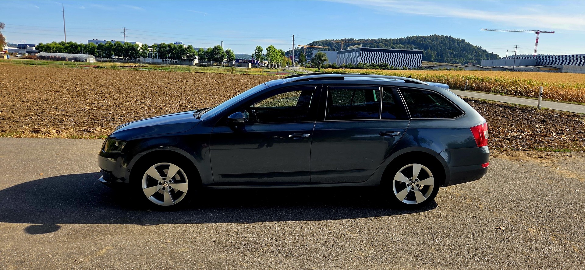 SKODA Octavia Combi 2.0 TDI Elegance DSG-image-1